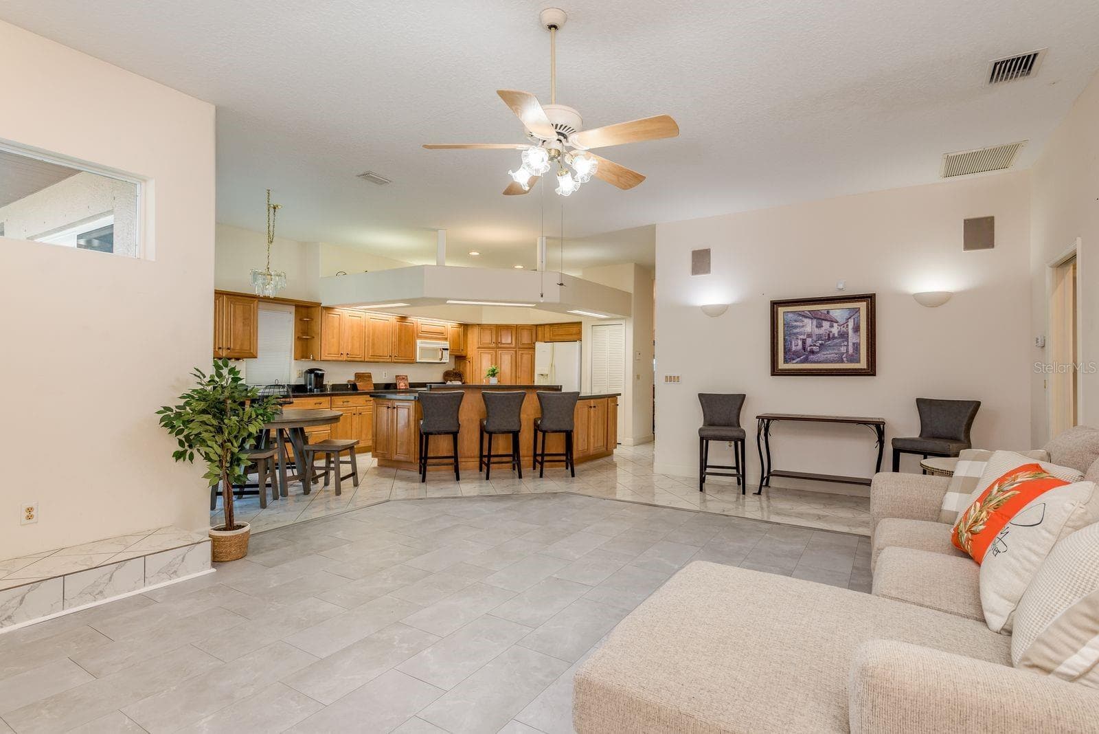Single Family Residence at 771 WEATHERSFIELD DR, DUNEDIN, photo 12 of 35