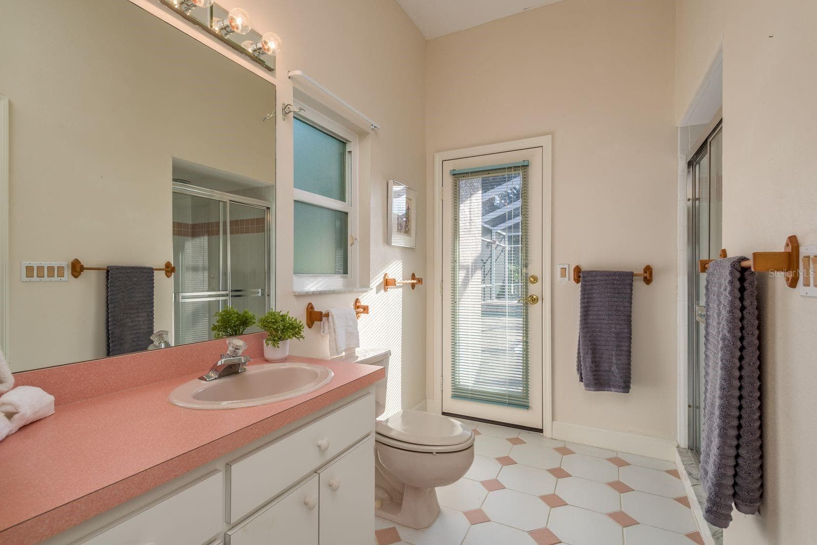 Single Family Residence at 771 WEATHERSFIELD DR, DUNEDIN, photo 25 of 35