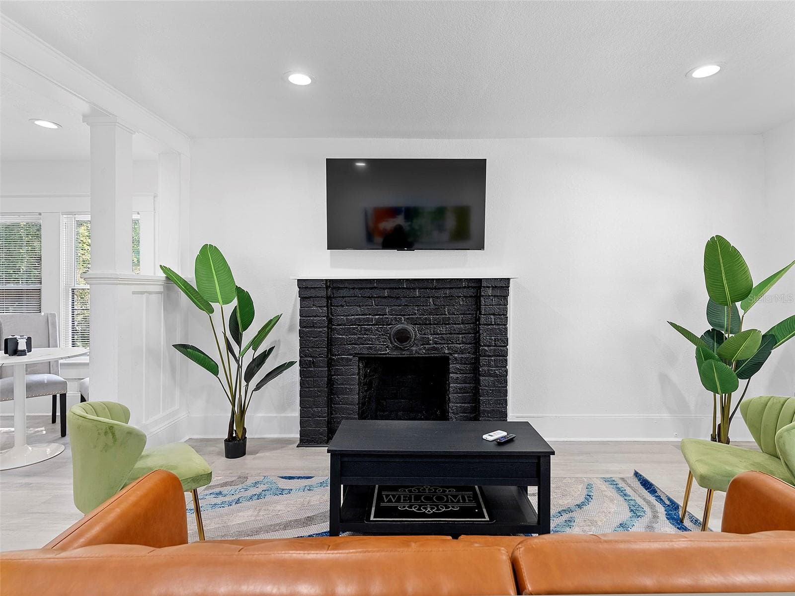 Quadruplex at 412 E HARWOOD ST, ORLANDO, photo 4 of 56