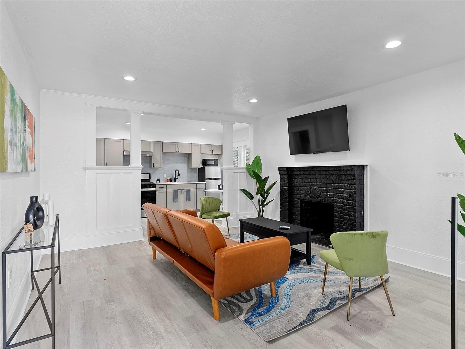 Quadruplex at 412 E HARWOOD ST, ORLANDO, photo 5 of 56