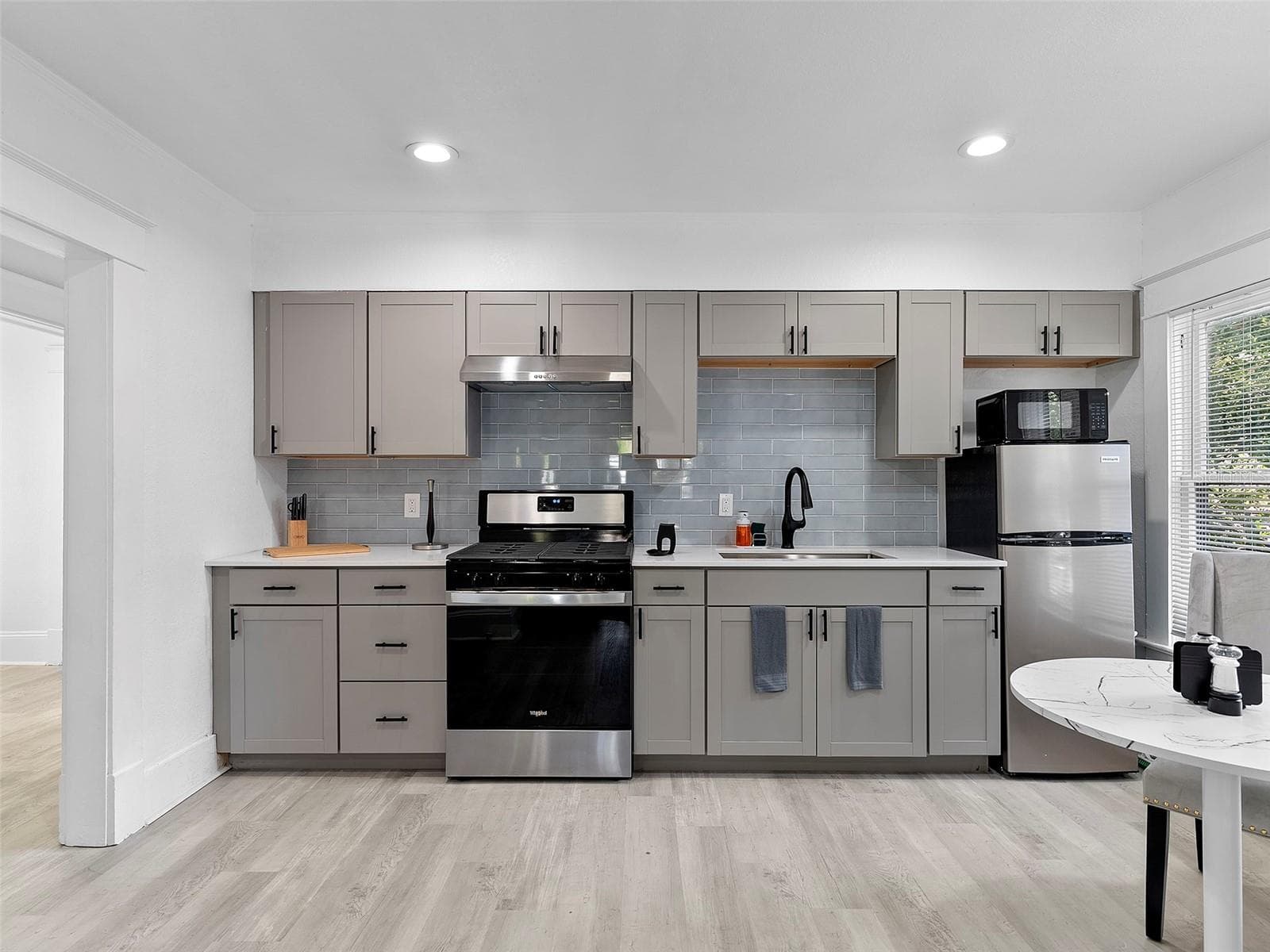 Quadruplex at 412 E HARWOOD ST, ORLANDO, photo 10 of 56