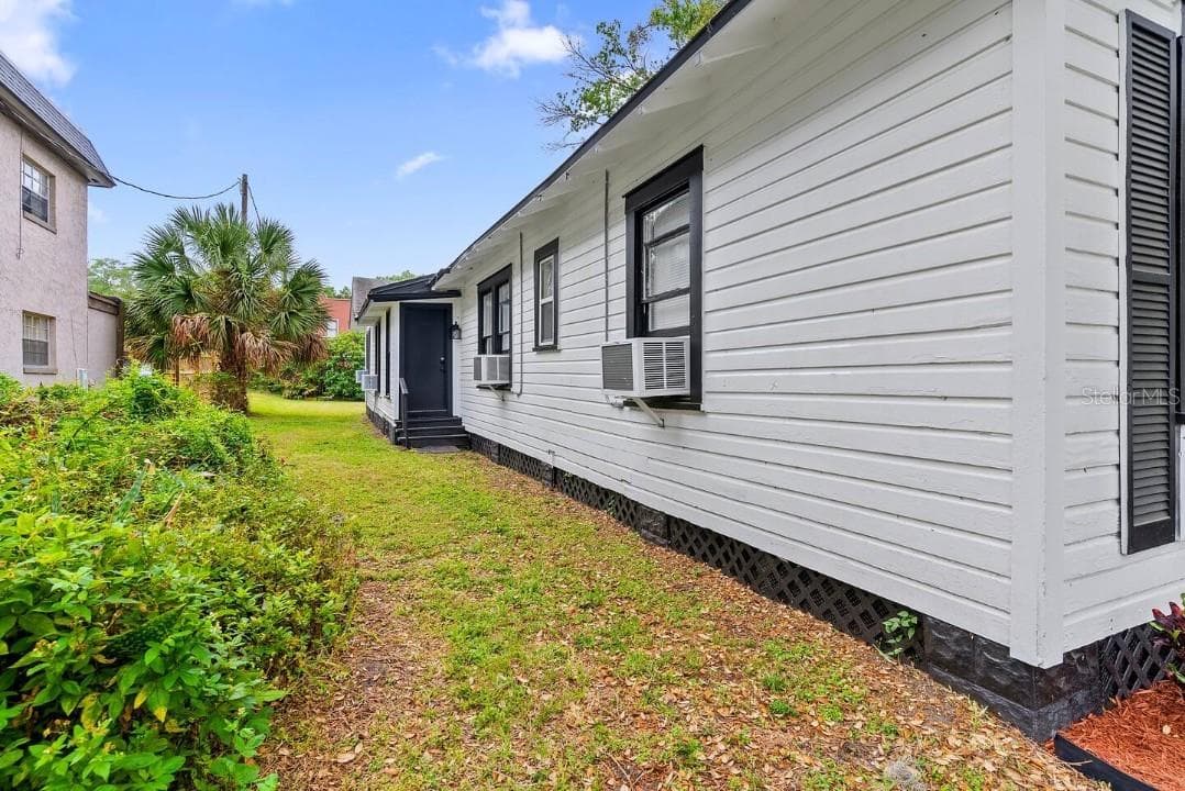 Quadruplex at 412 E HARWOOD ST, ORLANDO, photo 19 of 56