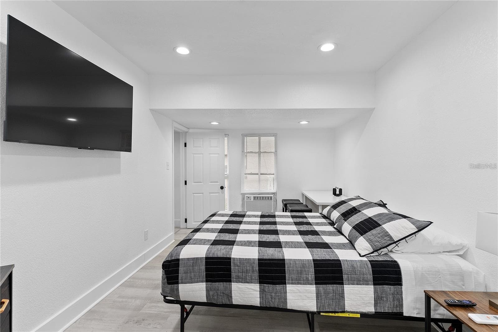 Quadruplex at 412 E HARWOOD ST, ORLANDO, photo 24 of 56