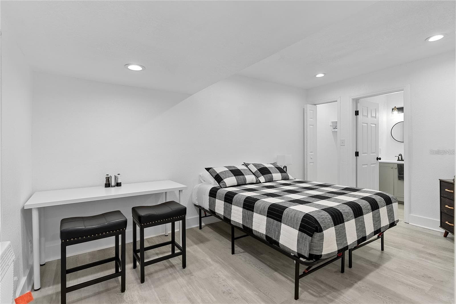 Quadruplex at 412 E HARWOOD ST, ORLANDO, photo 25 of 56