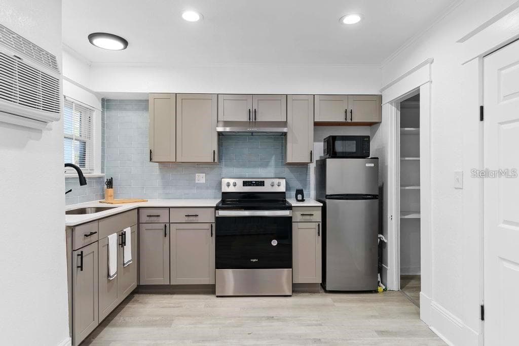 Quadruplex at 412 E HARWOOD ST, ORLANDO, photo 50 of 56