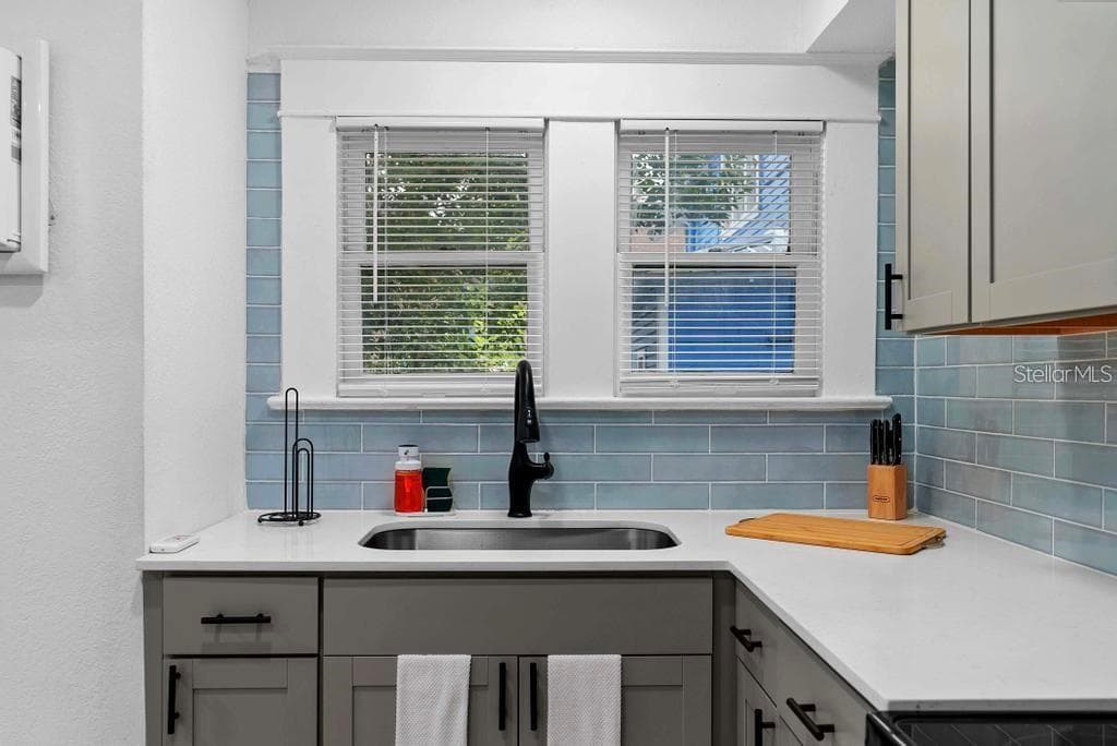 Quadruplex at 412 E HARWOOD ST, ORLANDO, photo 51 of 56