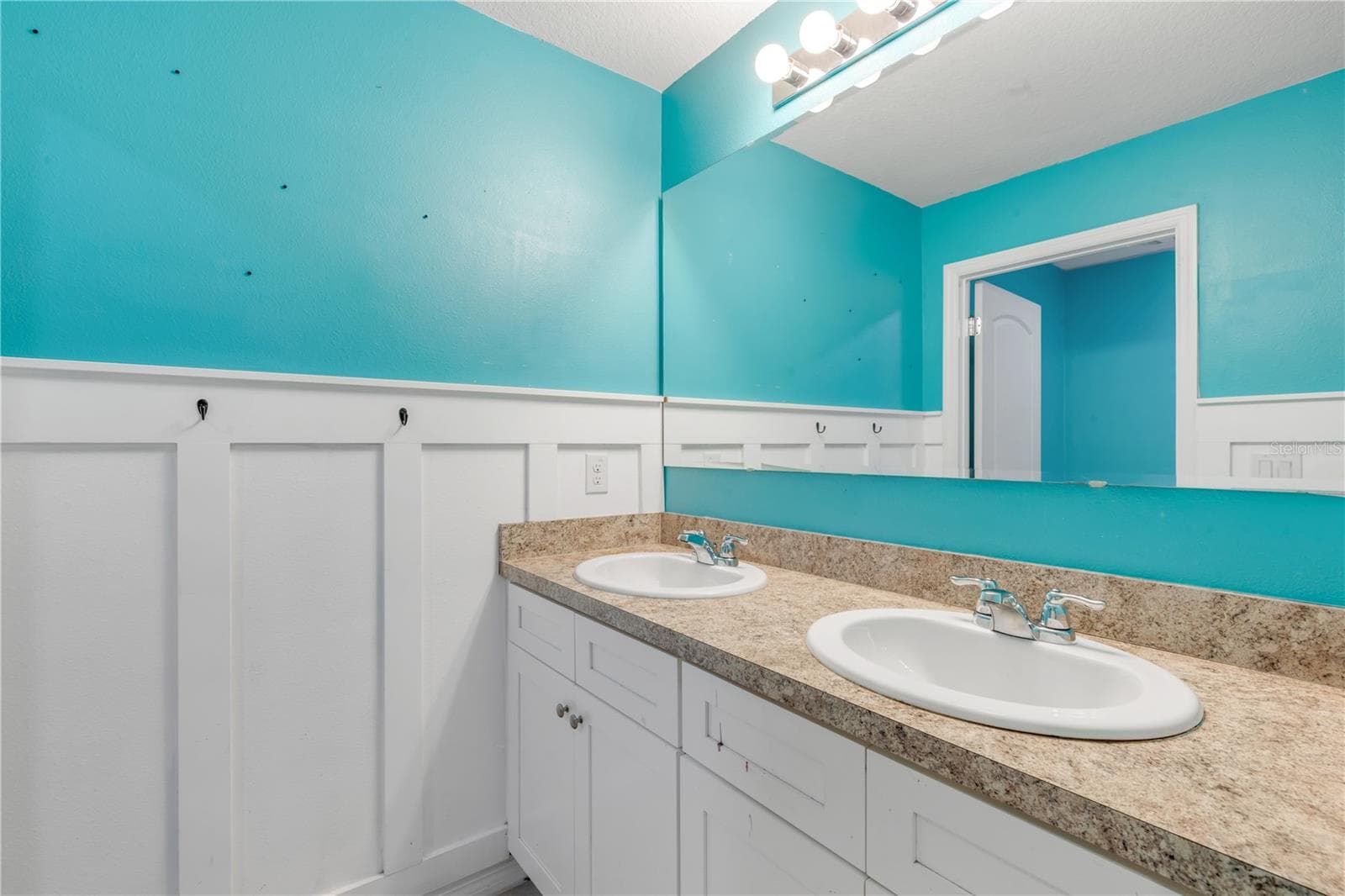 Downstairs bathroom - 5215 BEAR CORN RUN, PORT ORANGE