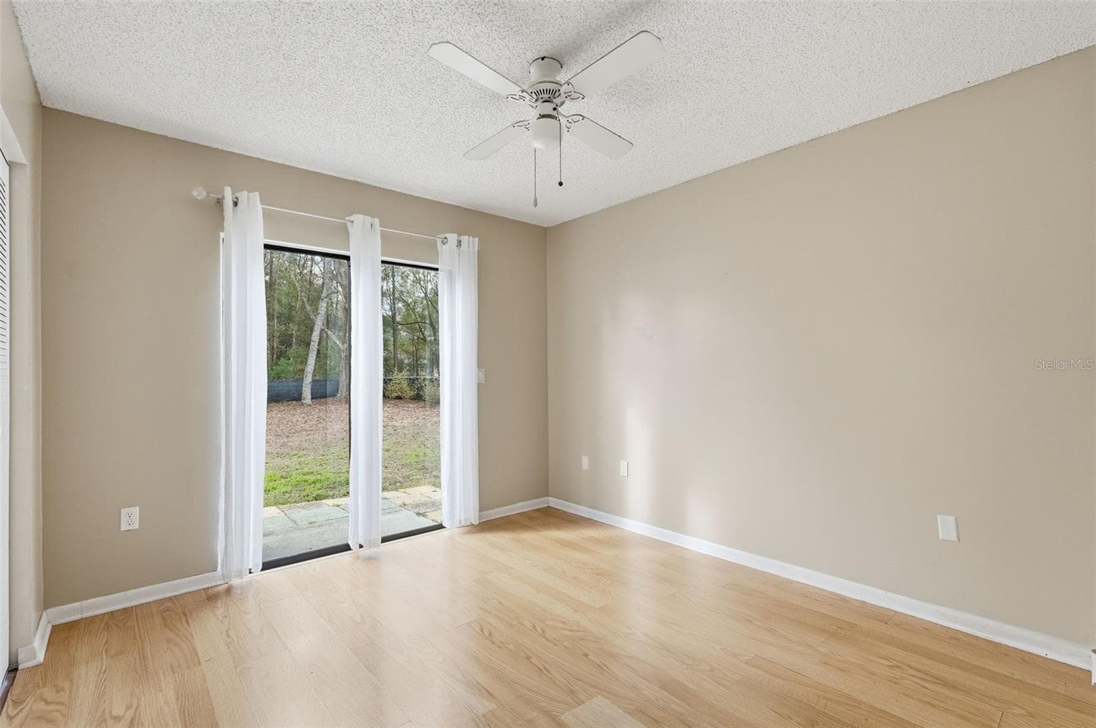 Single Family Residence at 21174 SW PEACH BLOSSOM ST, DUNNELLON, photo 8 of 48