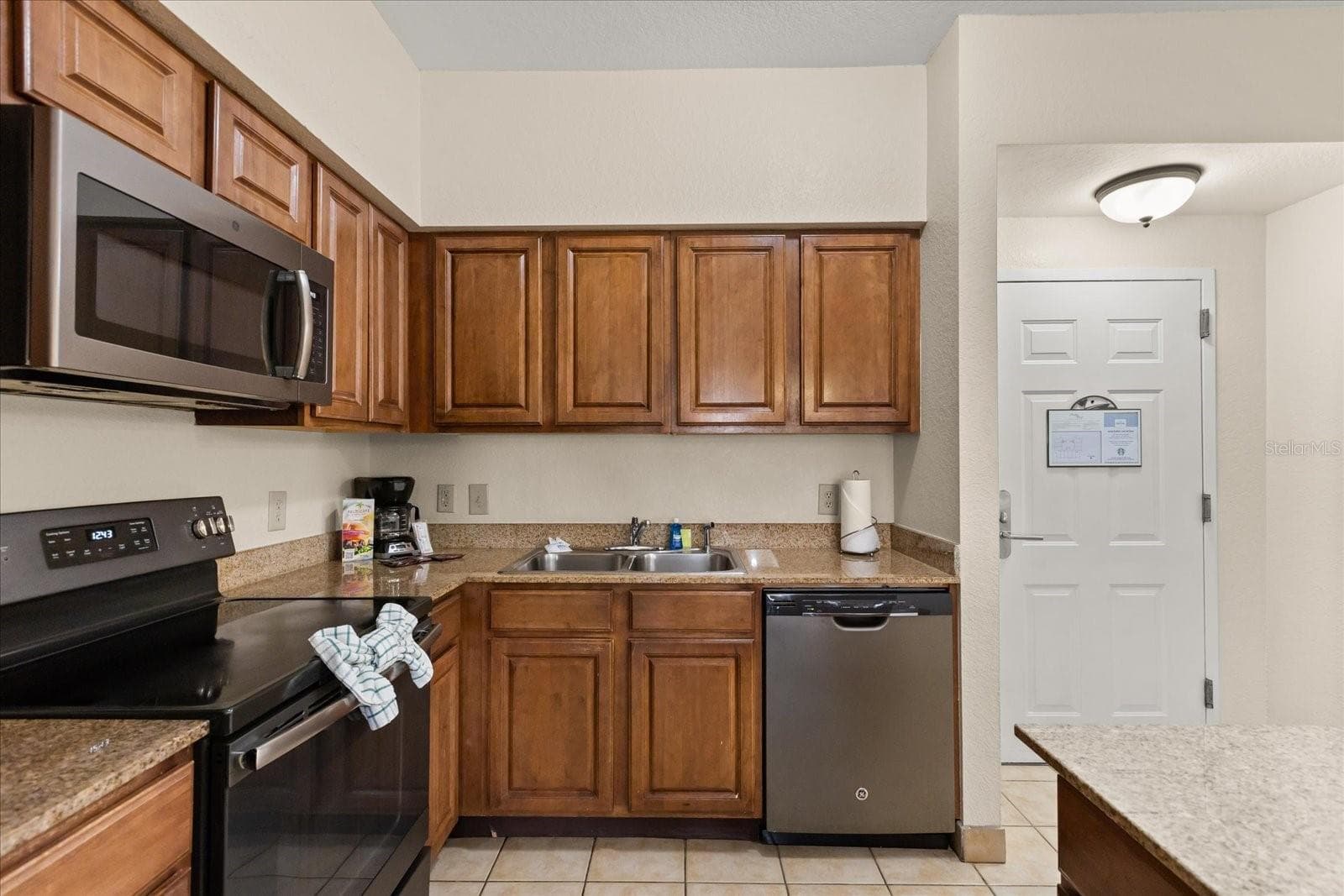 Condo - Hotel at 12539 FLORIDAYS RESORT DR #404D, ORLANDO, photo 4 of 61