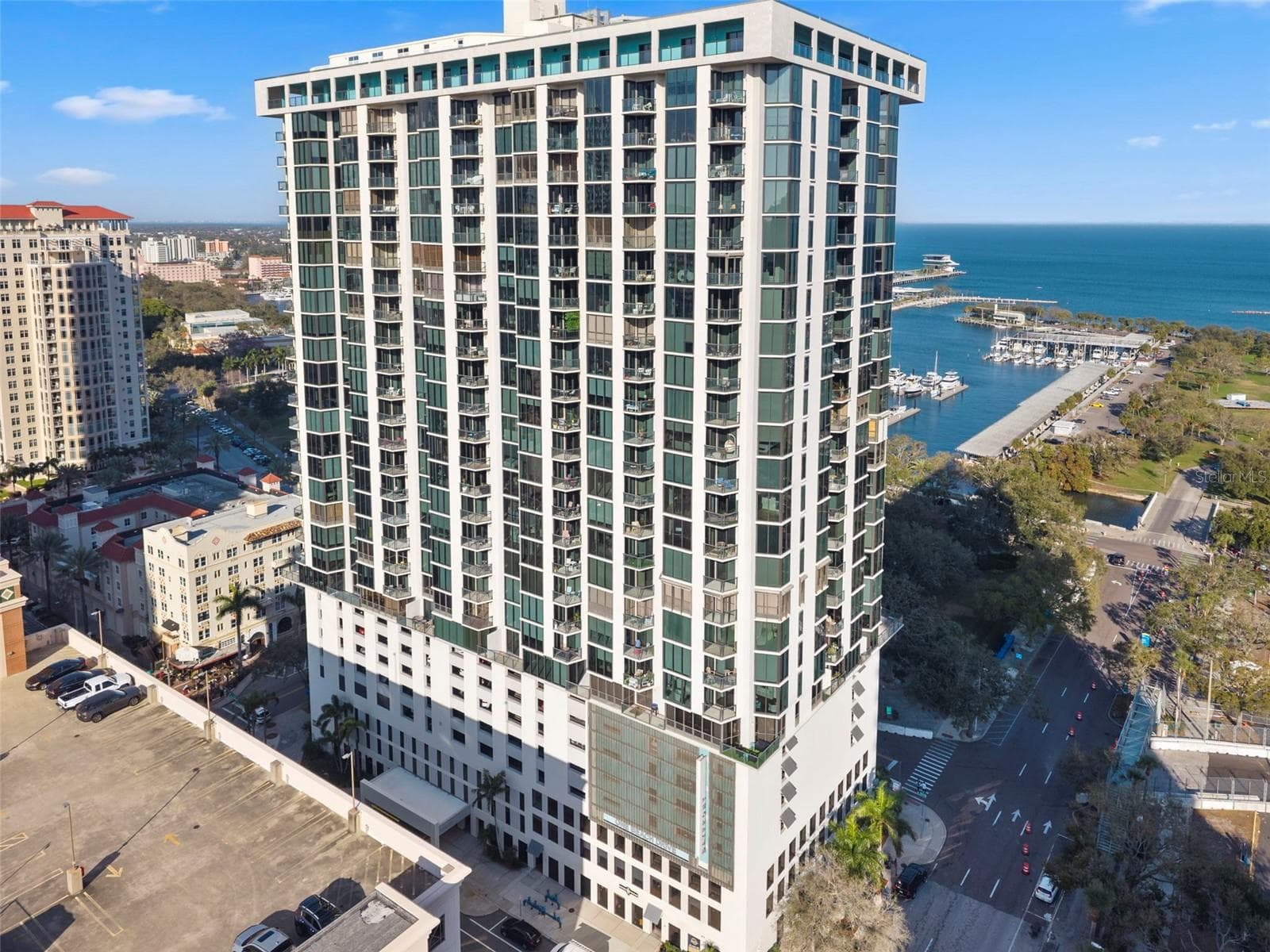 1 BEACH DR SE #1109