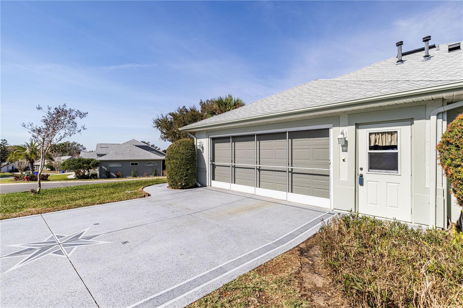 Side entry garage - 5732 FREEPORT DR, TAVARES