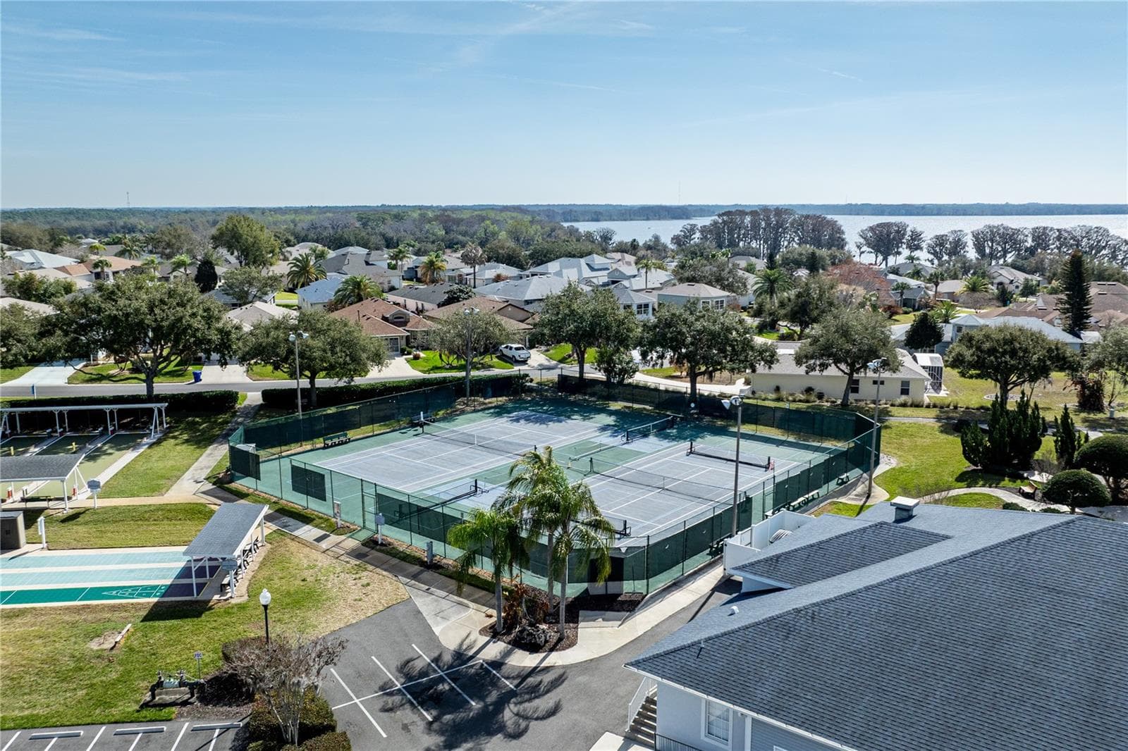 Courts - 5732 FREEPORT DR, TAVARES