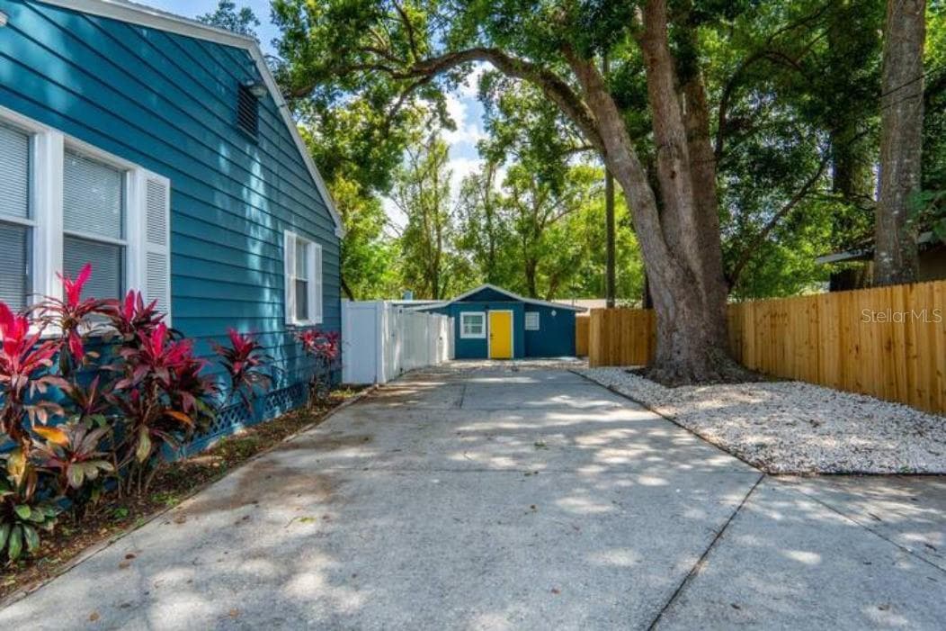 Triplex at 2008 PAGE AVE, ORLANDO, photo 22 of 68