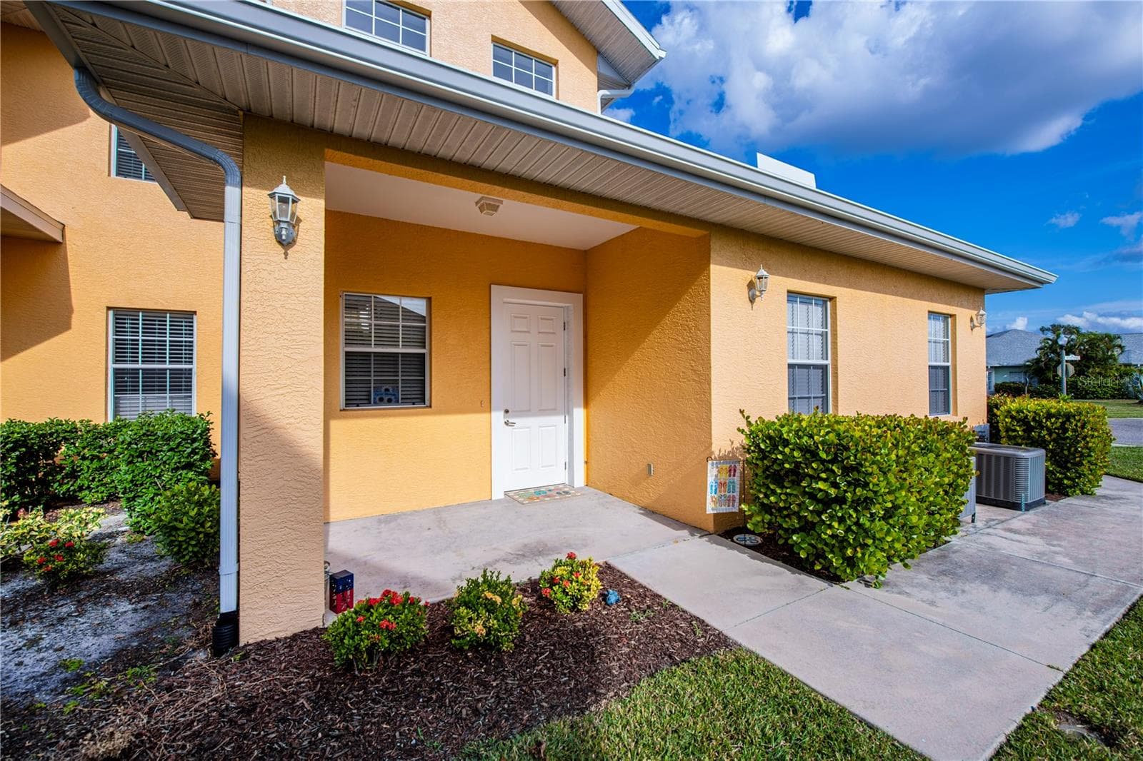 freshly mulched; not shown in this photo - 25601 HERITAGE LAKE BLVD #46, PUNTA GORDA