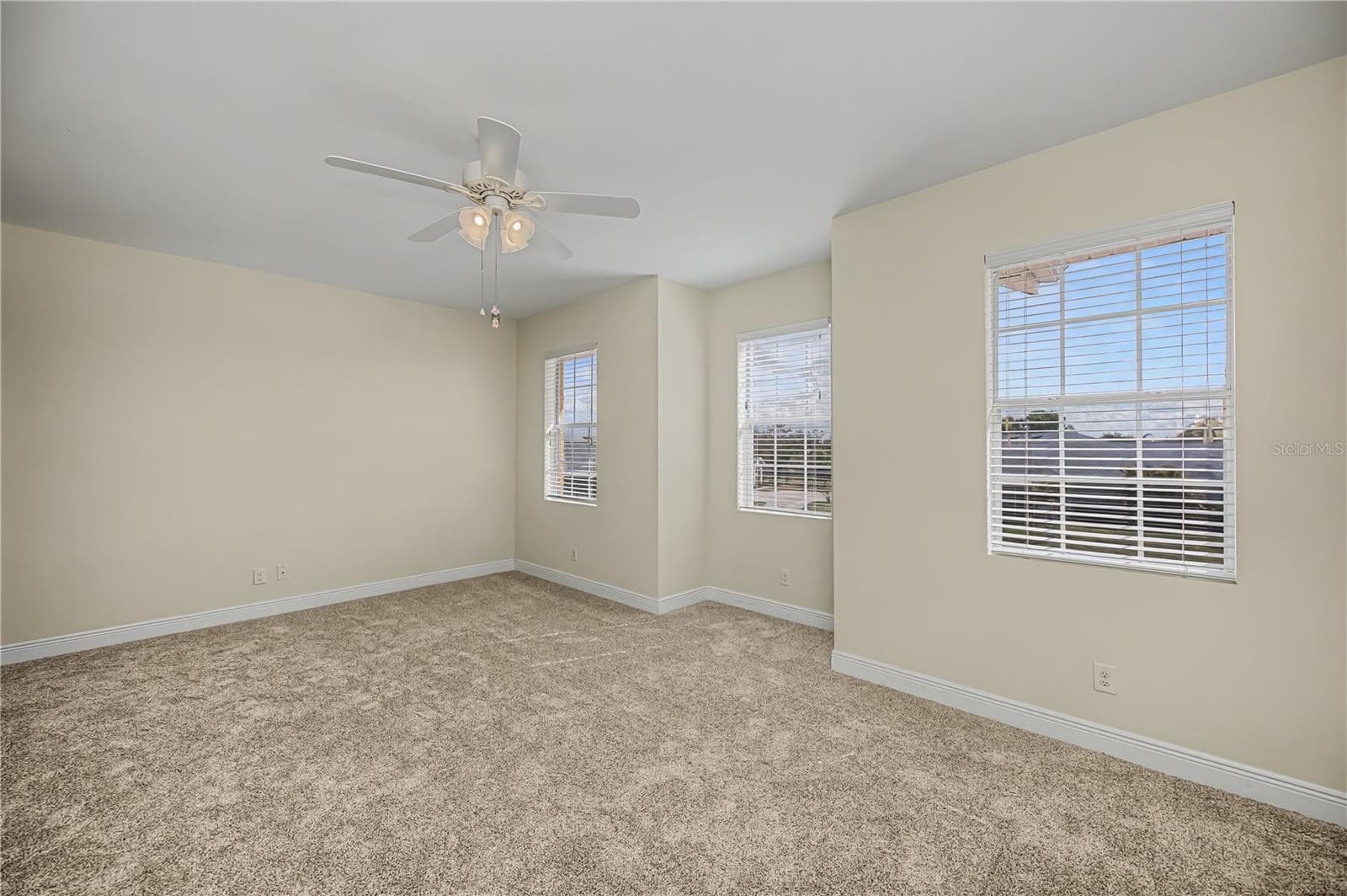 2nd ensuite bedroom suite with walk-in closet and private full bathroom - 25601 HERITAGE LAKE BLVD #46, PUNTA GORDA