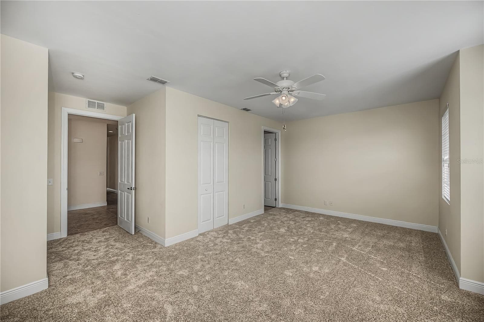 plush carpet - 25601 HERITAGE LAKE BLVD #46, PUNTA GORDA