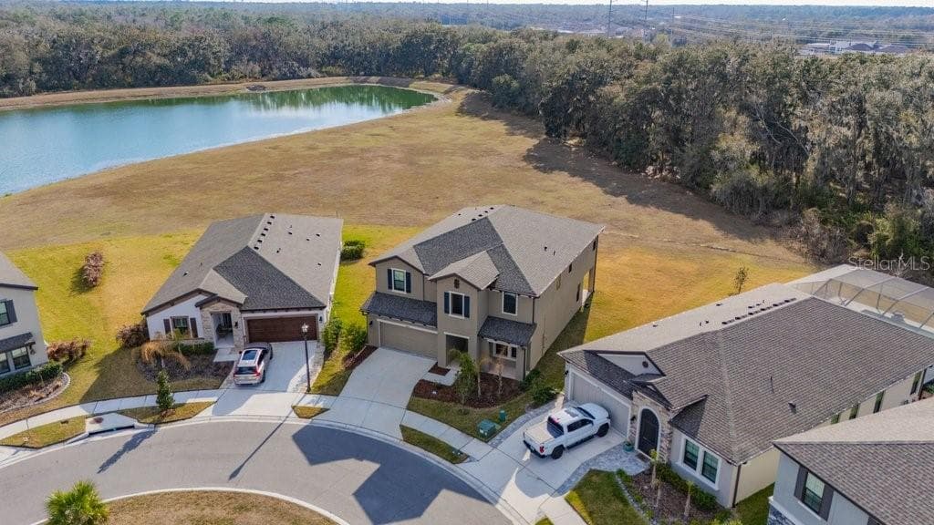 Single Family Residence at 14604 HORSE TROT RD, LITHIA, photo 4 of 62