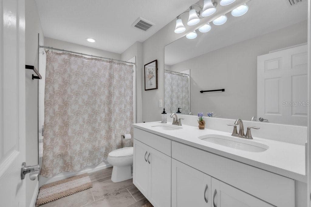 Single Family Residence at 14604 HORSE TROT RD, LITHIA, photo 33 of 62