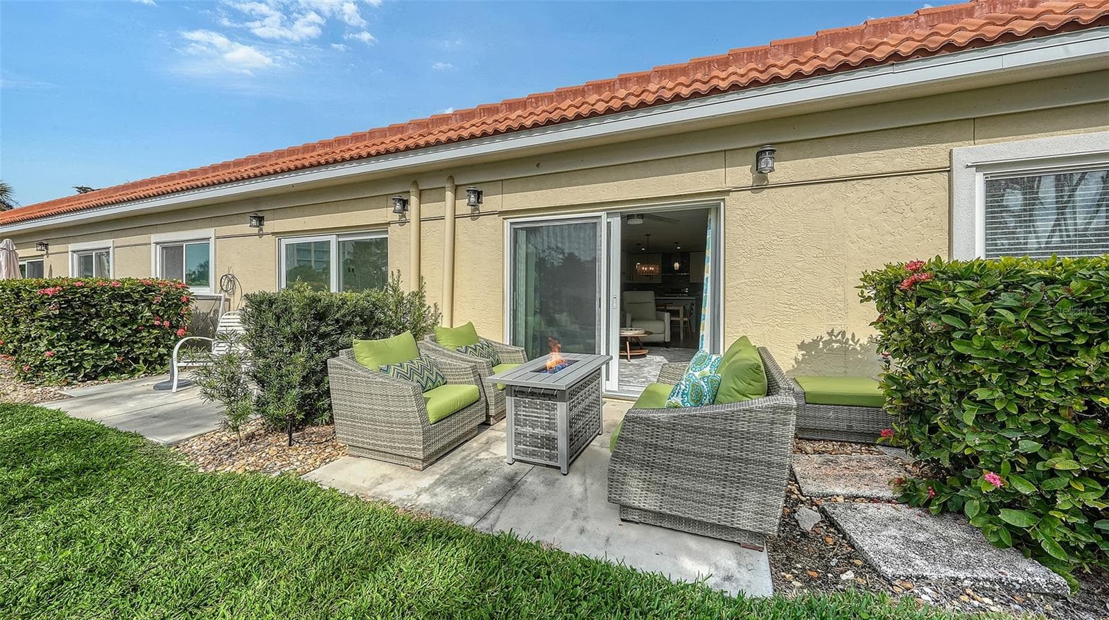 backyard patio - 4720 GULF OF MEXICO DR #Villa 2, LONGBOAT KEY