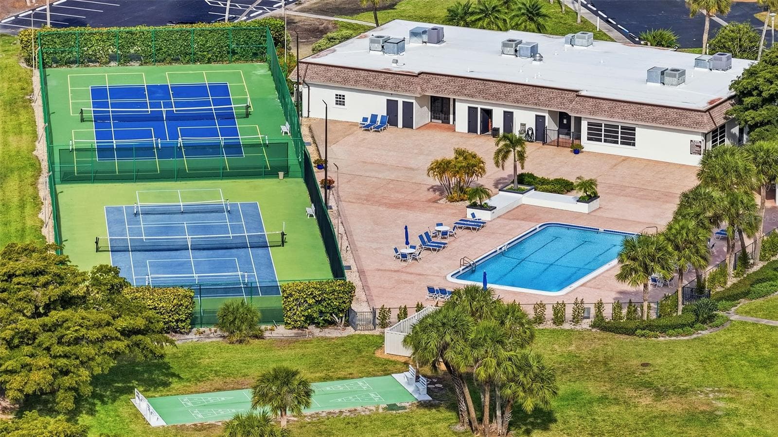 Main Pool, Pickleball/tennis courts, shuffleboard - 4720 GULF OF MEXICO DR #Villa 2, LONGBOAT KEY
