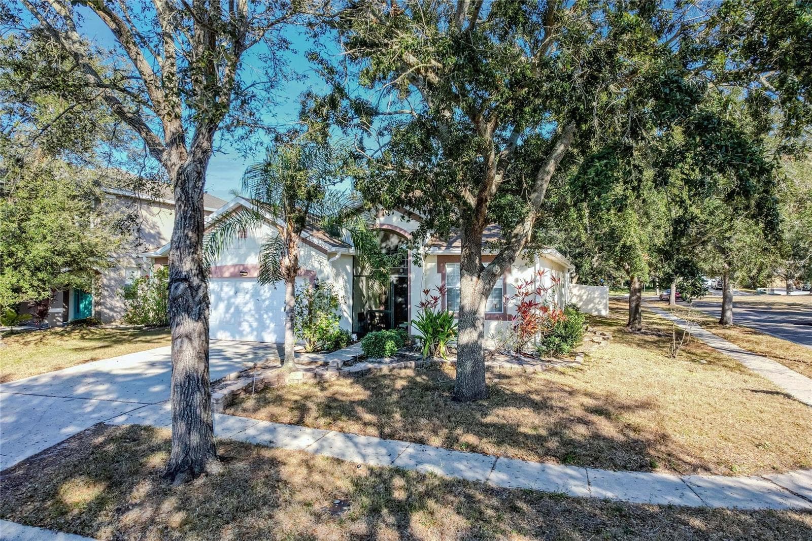 Single Family Residence at 6803 GUILFORD CREST DR, APOLLO BEACH, photo 2 of 28