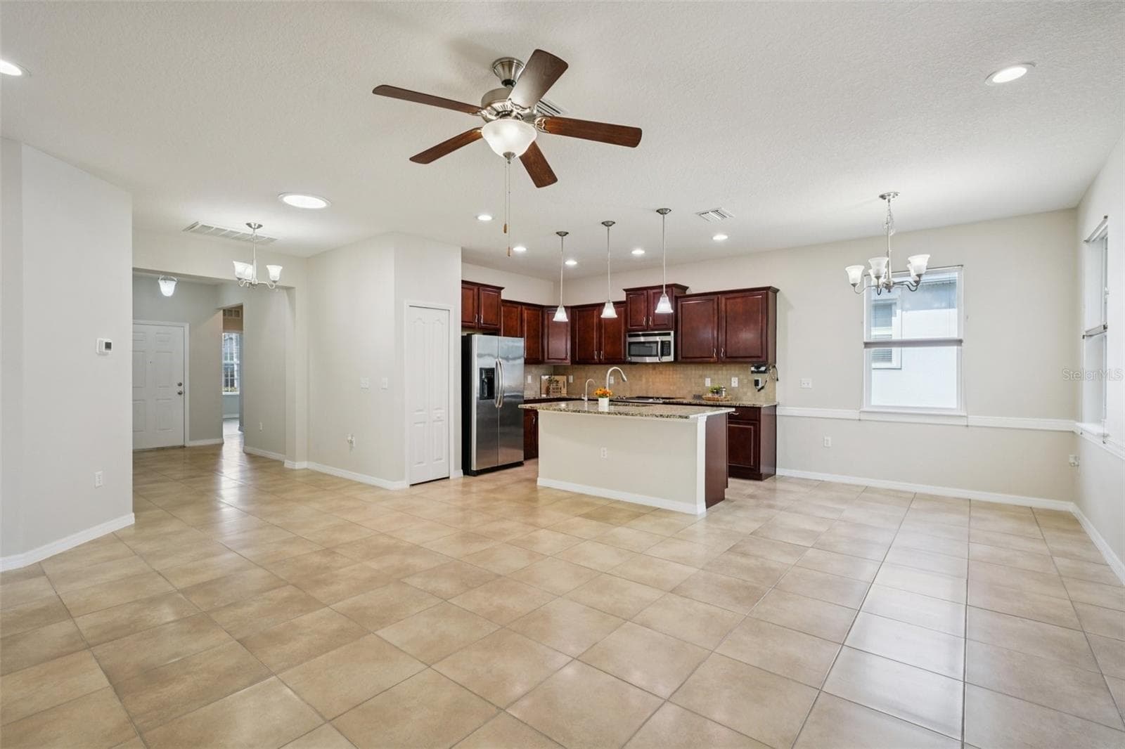 Single Family Residence at 11129 KISKADEE CIR, NEW PORT RICHEY, photo 5 of 40