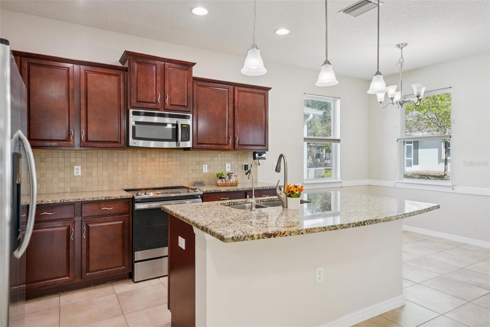 Single Family Residence at 11129 KISKADEE CIR, NEW PORT RICHEY, photo 6 of 40