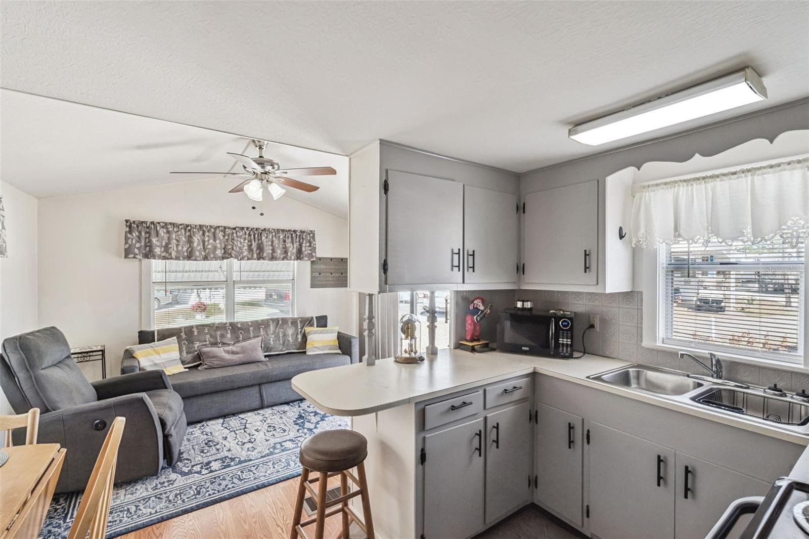 Kitchen - 9000 US HIGHYWAY 192 #652, CLERMONT