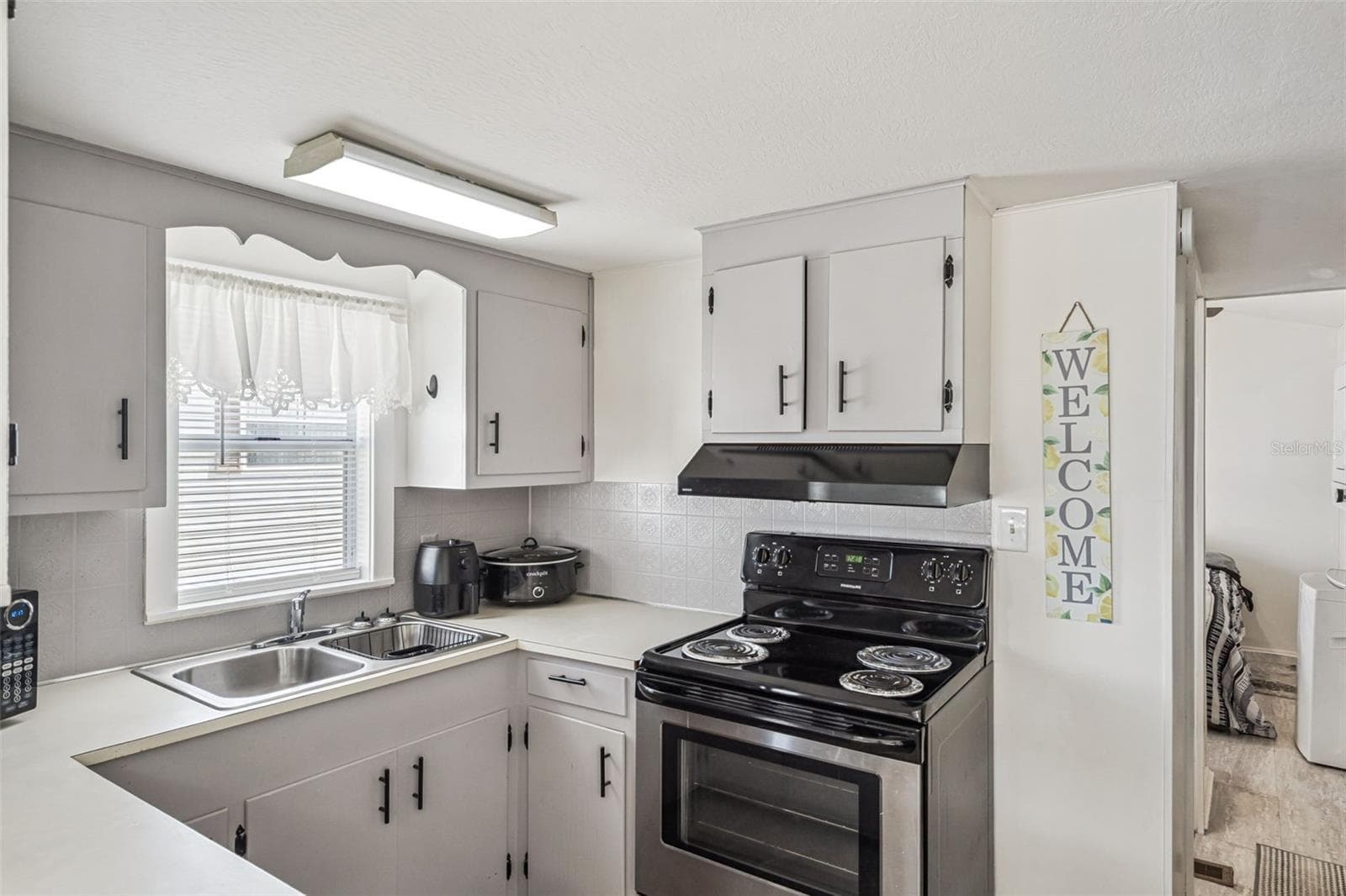 Manufactured Home at 9000 US HIGHYWAY 192 #652, CLERMONT, photo 7 of 41