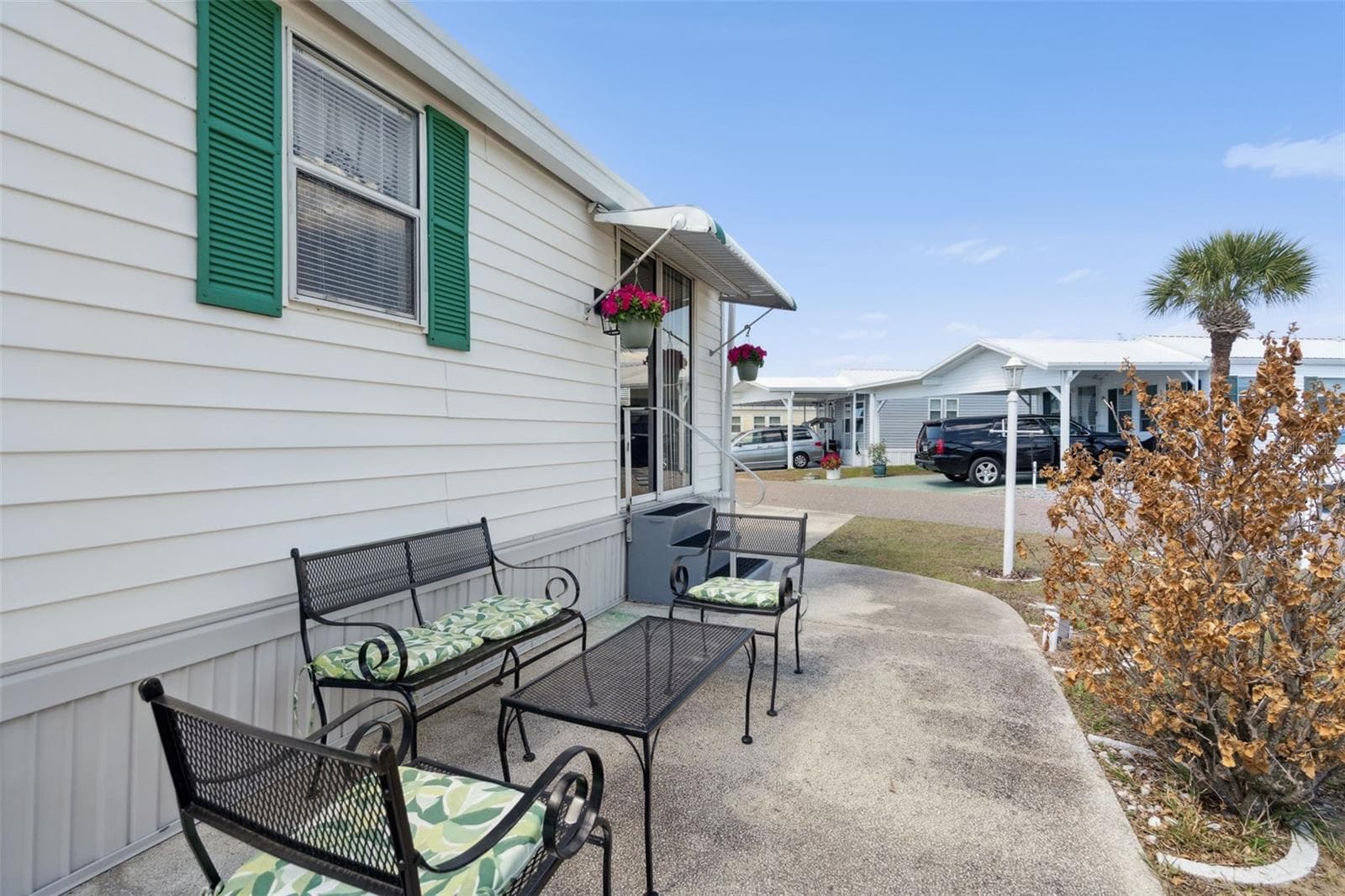 Outside patio - 9000 US HIGHYWAY 192 #652, CLERMONT