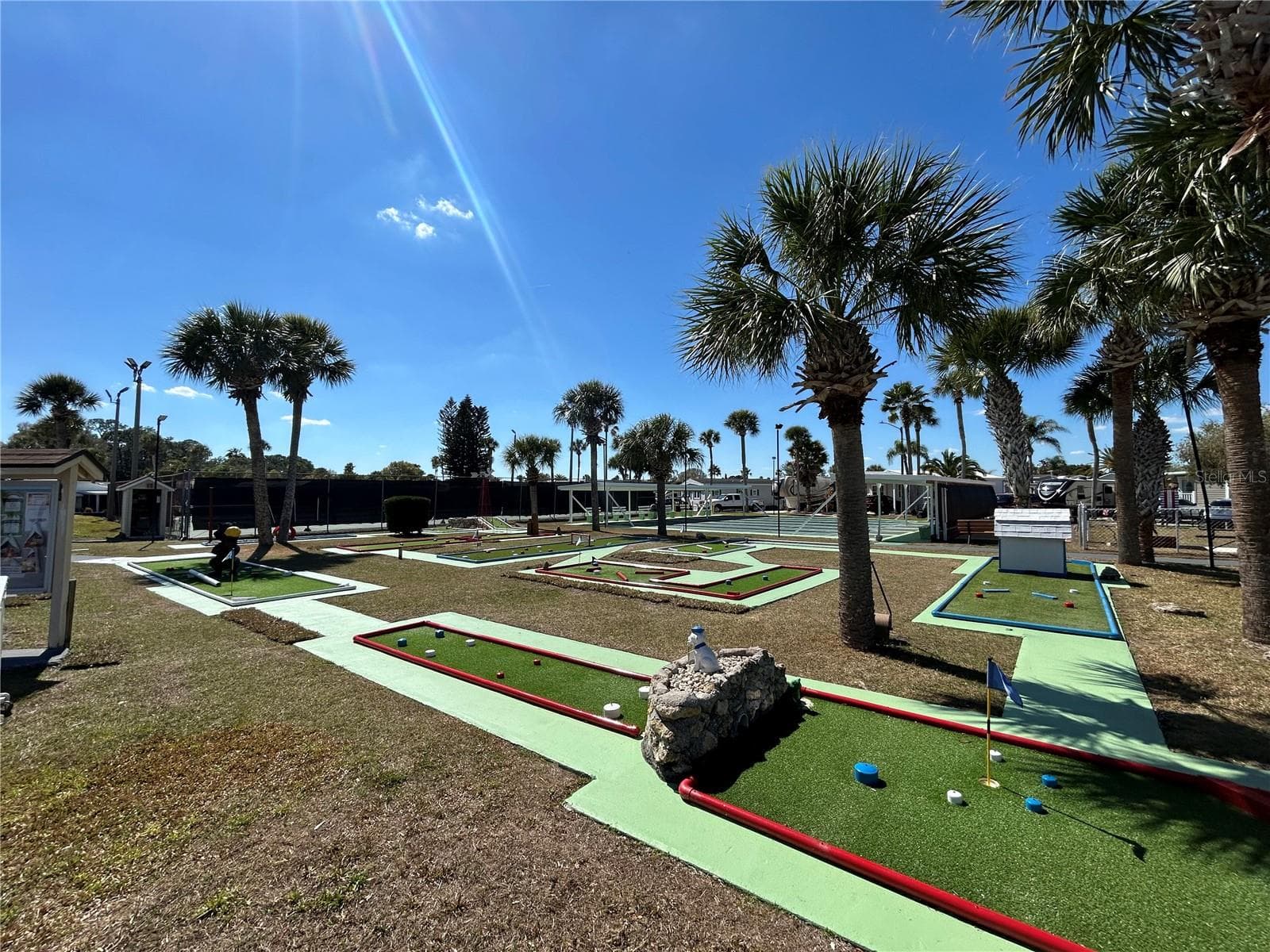 9-hole Mini Putt Putt course which lights up at night - 9000 US HIGHYWAY 192 #652, CLERMONT