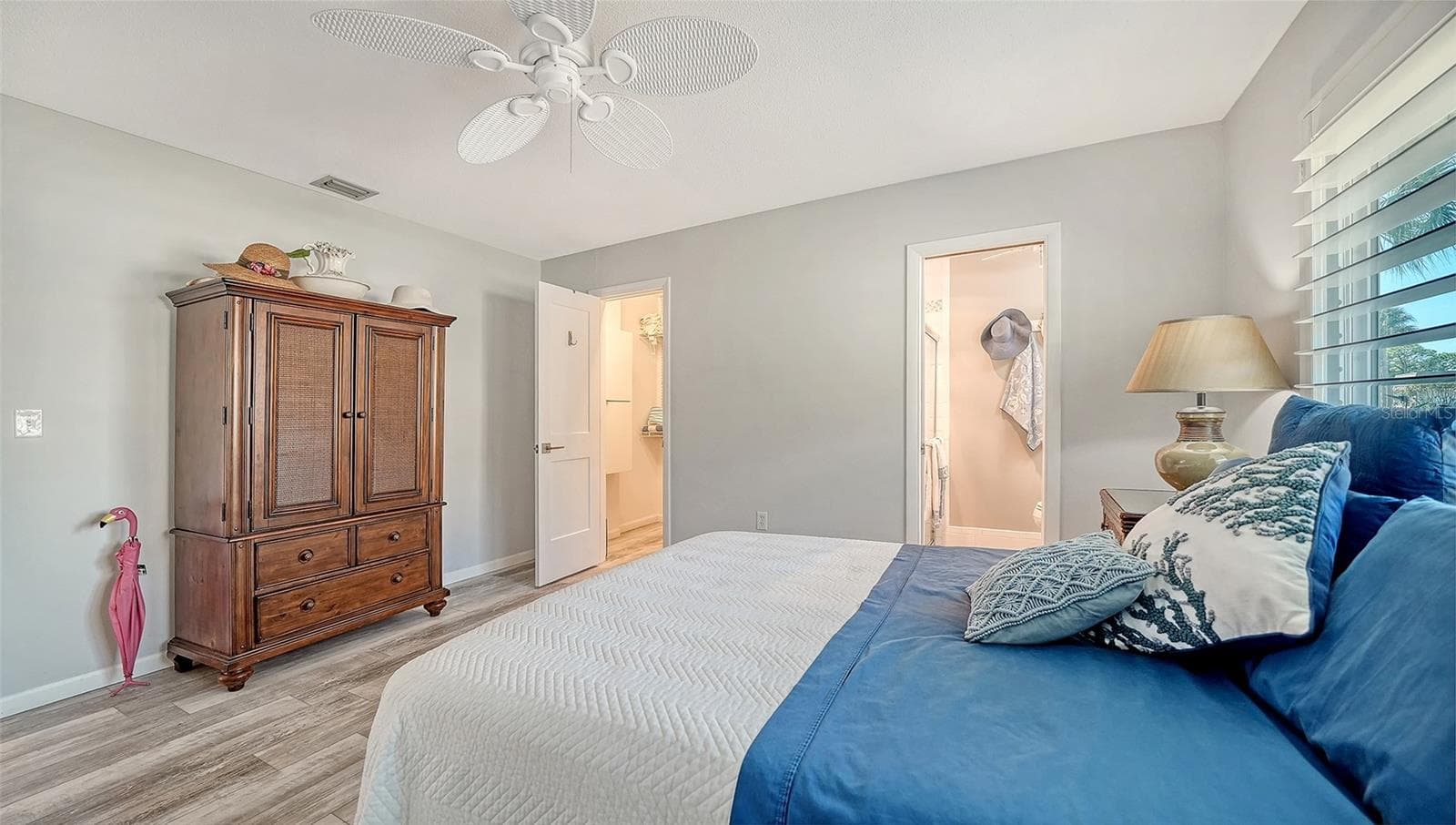 Condominium at 5469 RIVERBLUFF CIR #42, SARASOTA, photo 18 of 66