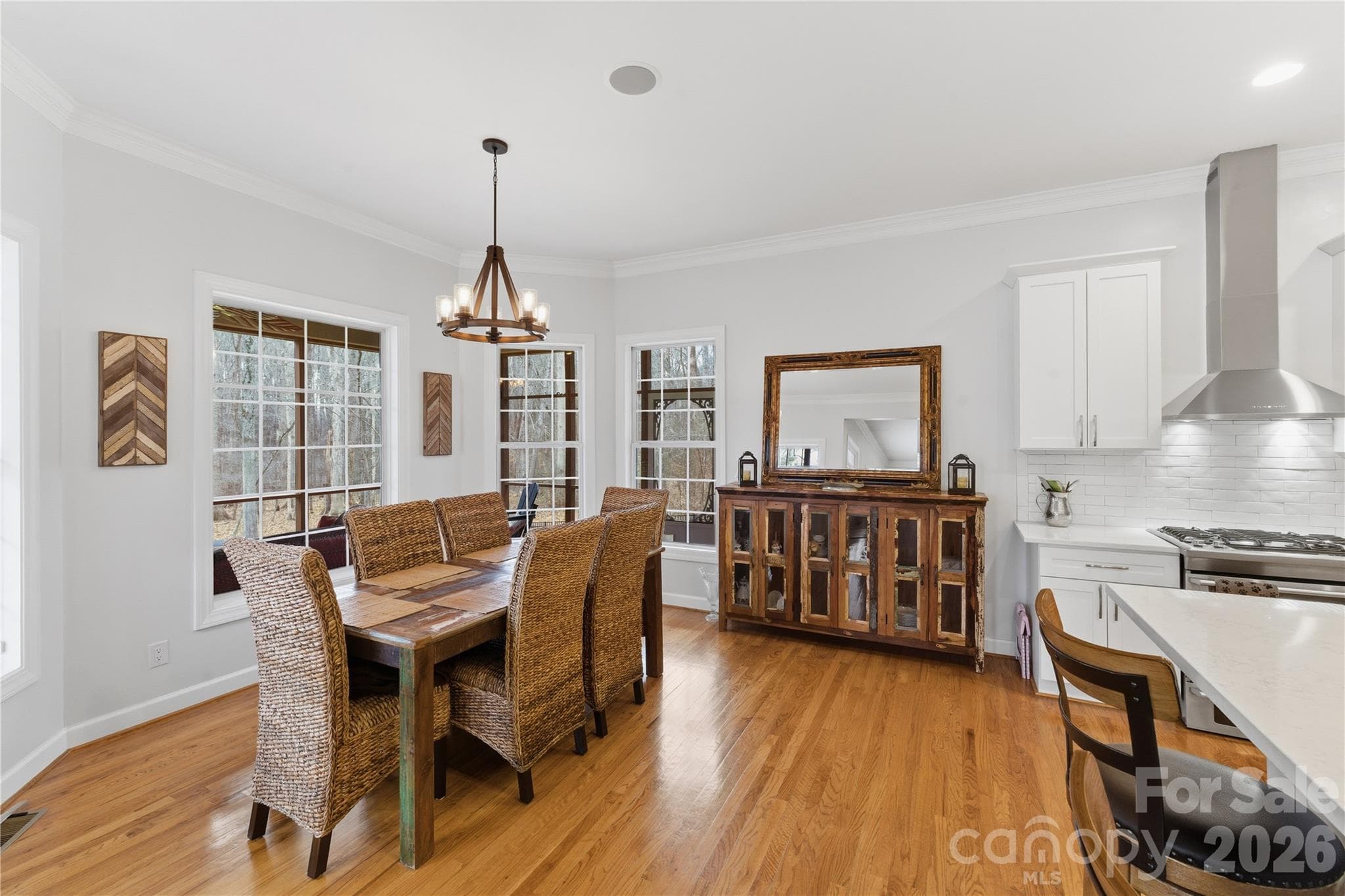 Single Family Residence at 402 W Glenview Drive W, Salisbury, photo 7 of 28