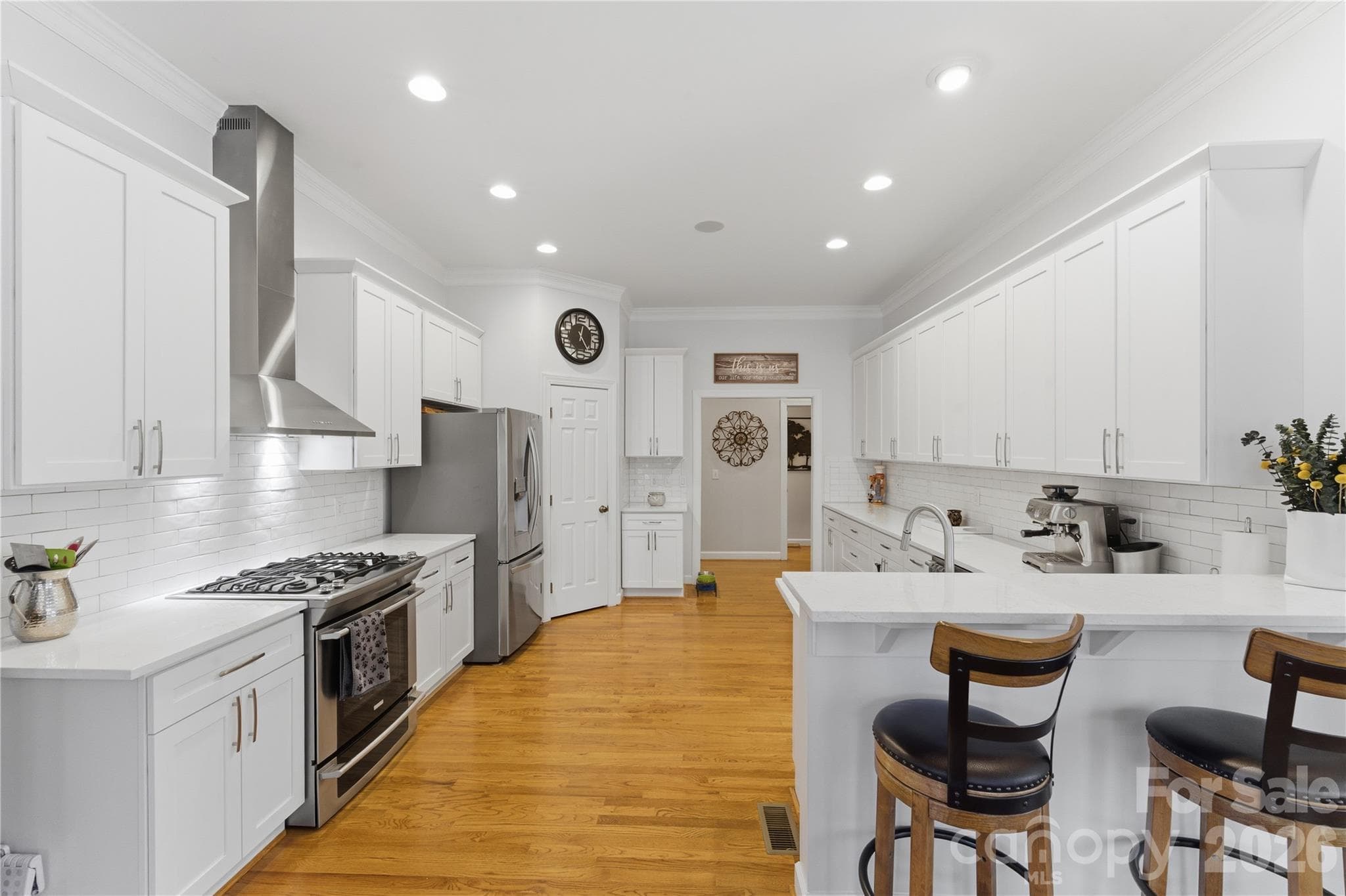 Single Family Residence at 402 W Glenview Drive W, Salisbury, photo 9 of 28