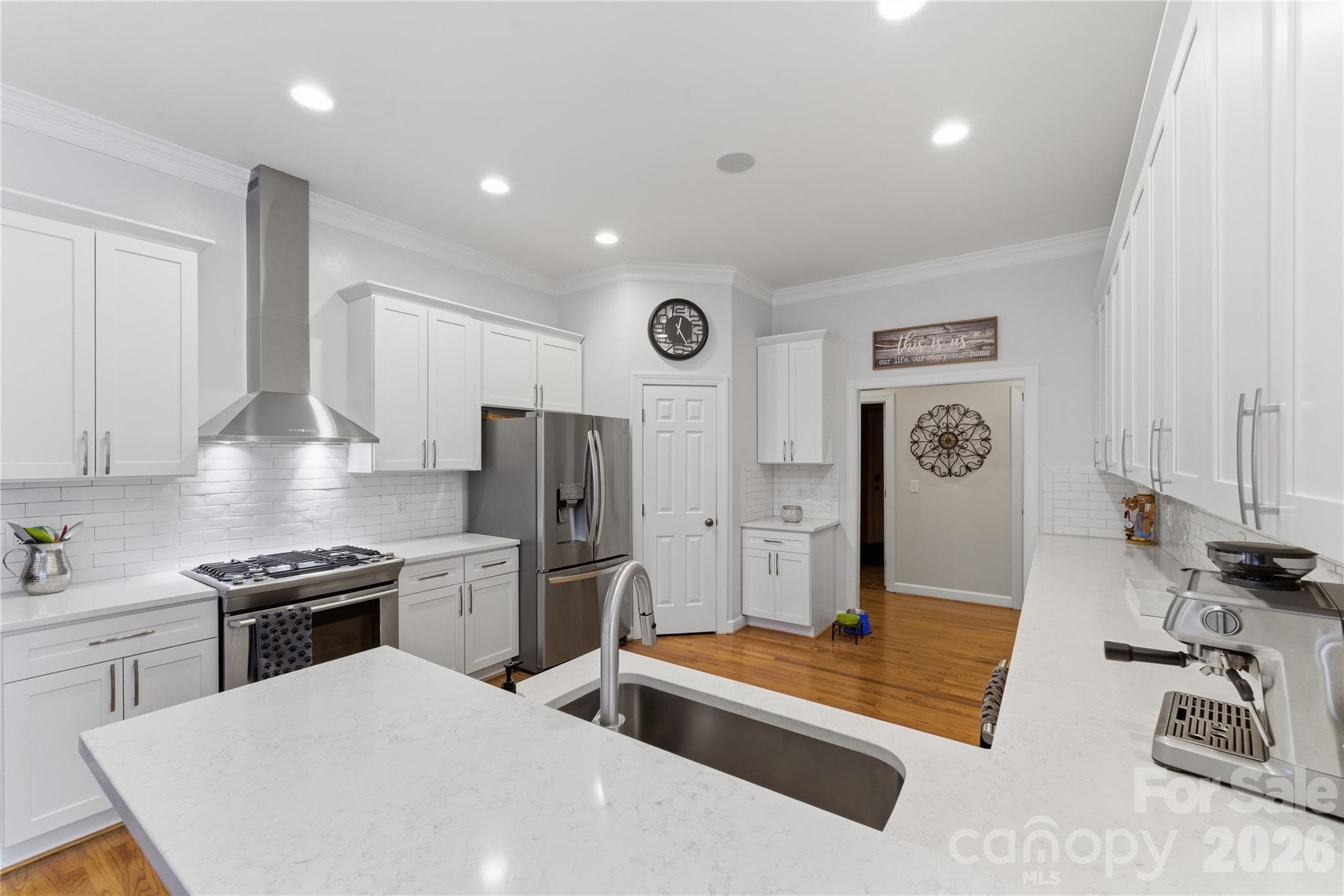 Single Family Residence at 402 W Glenview Drive W, Salisbury, photo 10 of 28