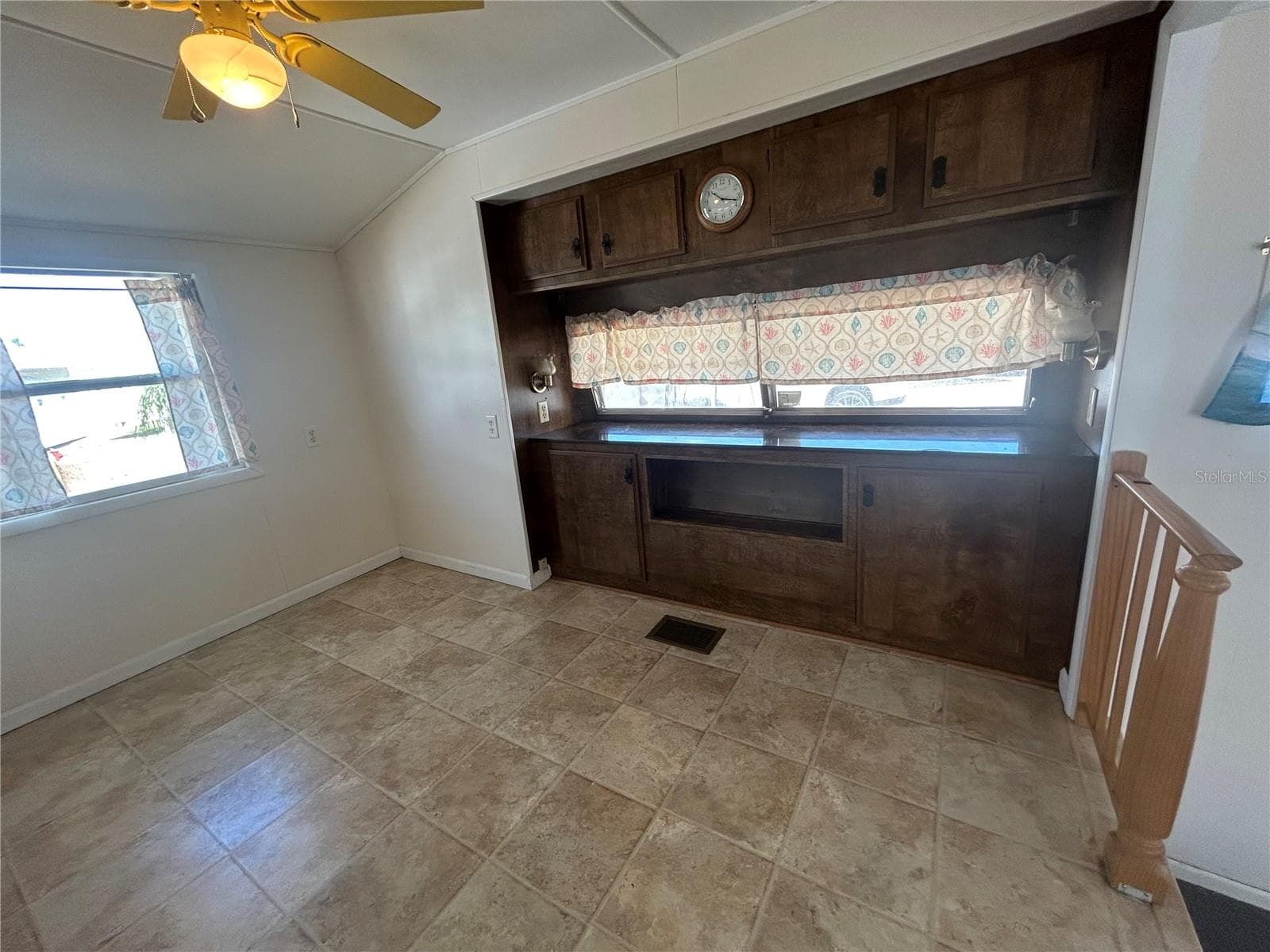 Manufactured Home at 6 RED QUILL CIR, LAKE WALES, photo 17 of 49