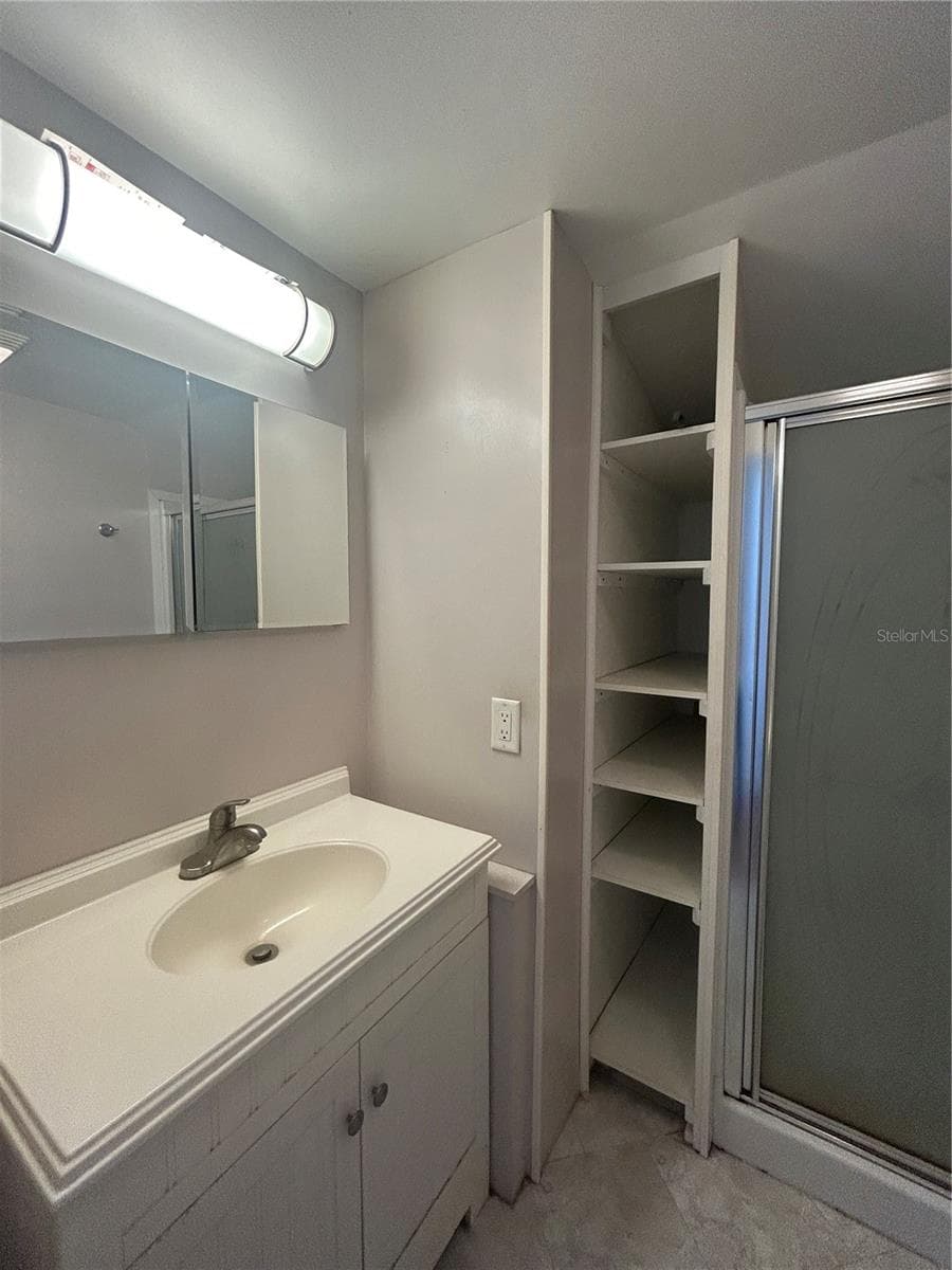 Manufactured Home at 6 RED QUILL CIR, LAKE WALES, photo 24 of 49