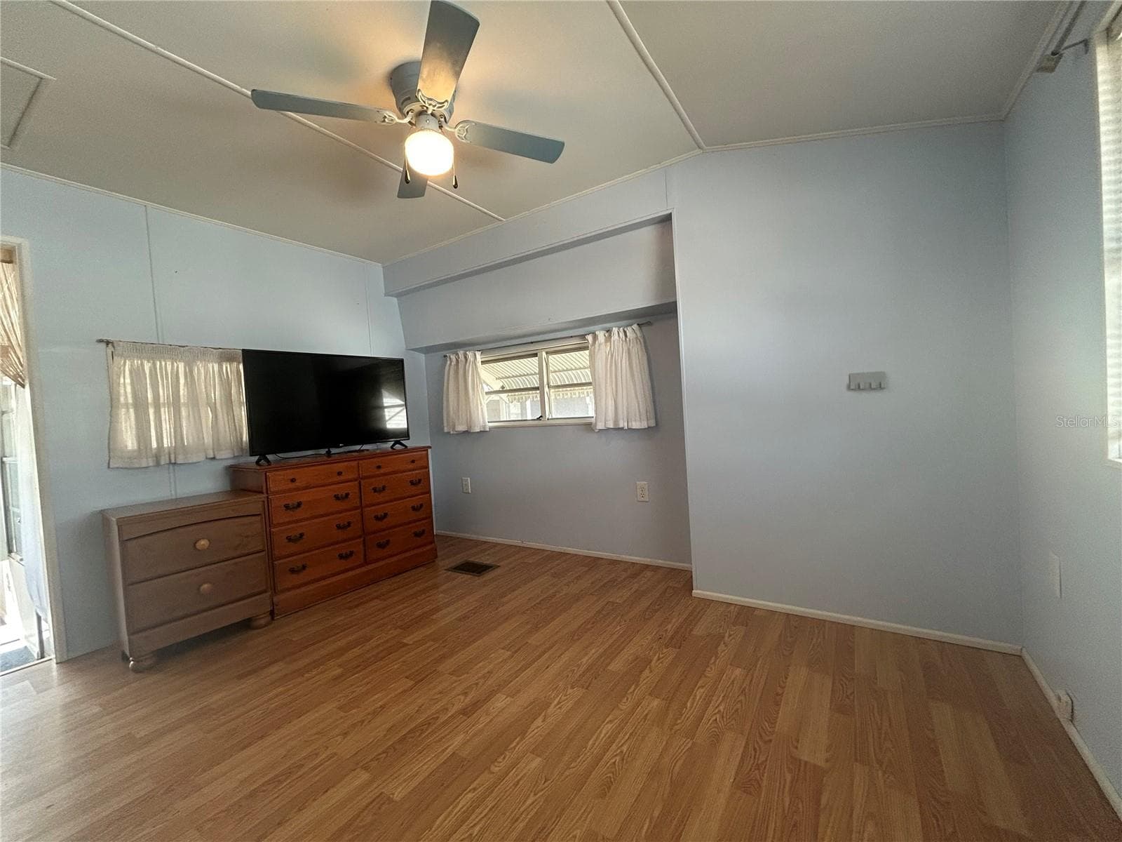 Manufactured Home at 6 RED QUILL CIR, LAKE WALES, photo 26 of 49