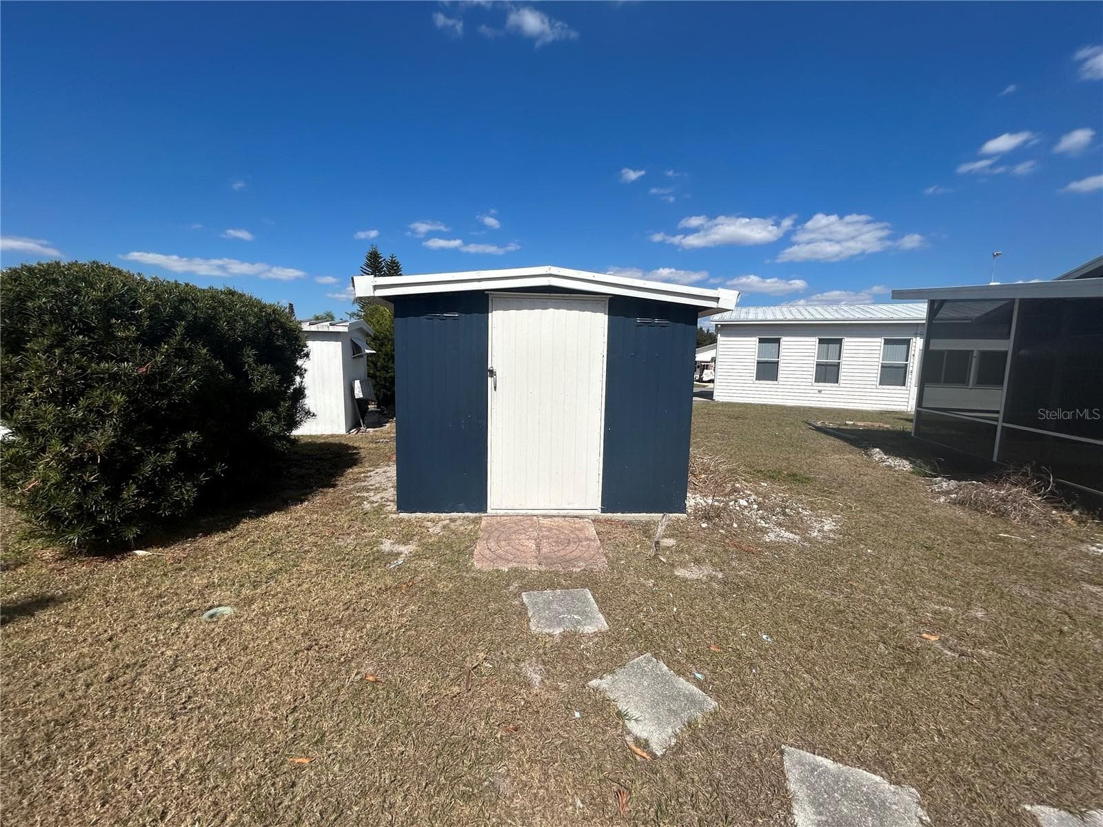 Manufactured Home at 6 RED QUILL CIR, LAKE WALES, photo 33 of 49