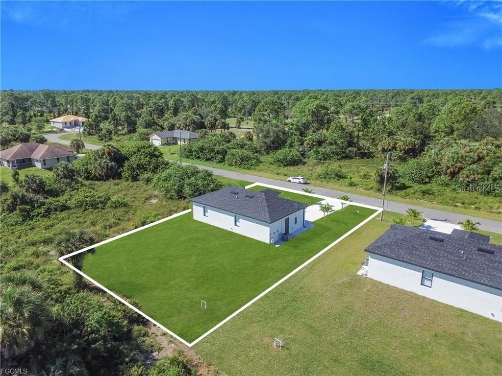 Single Family Residence at 711 ROMA AVE S, LEHIGH ACRES, photo 33 of 38