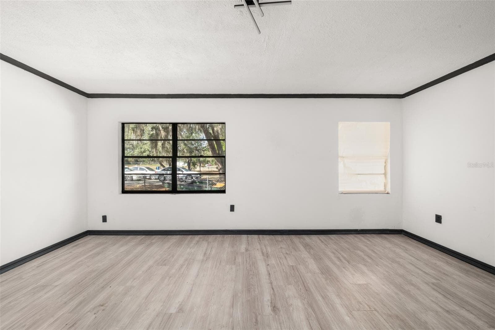 Single Family Residence at 1628 WIGHTMAN AVE, SEBRING, photo 4 of 39