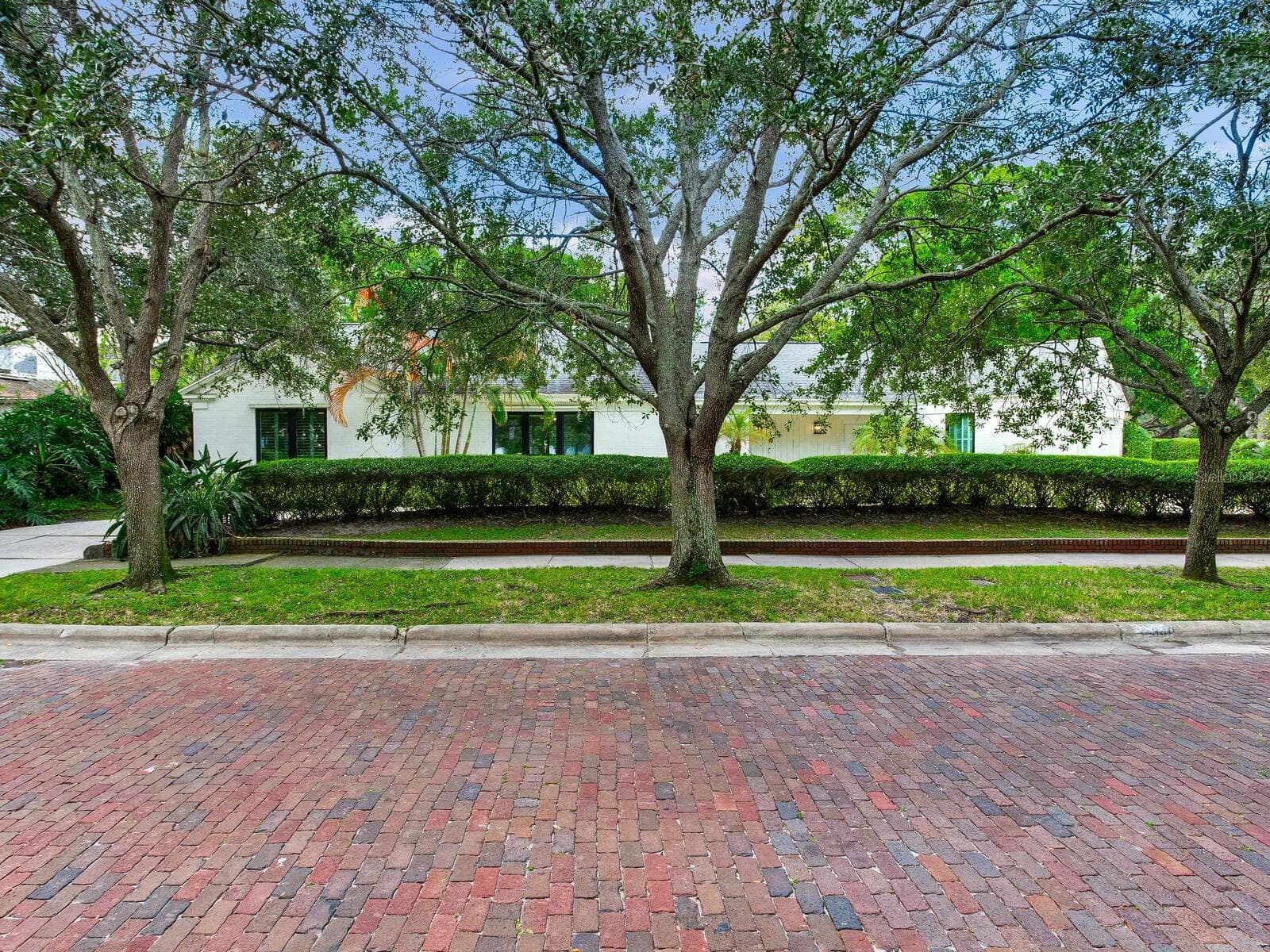 Single Family Residence at 3401 S ALMERIA AVE, TAMPA, photo 5 of 48