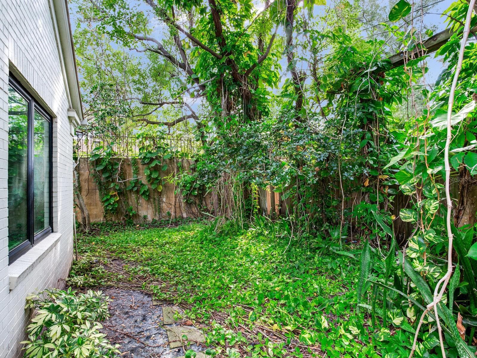 Single Family Residence at 3401 S ALMERIA AVE, TAMPA, photo 45 of 48