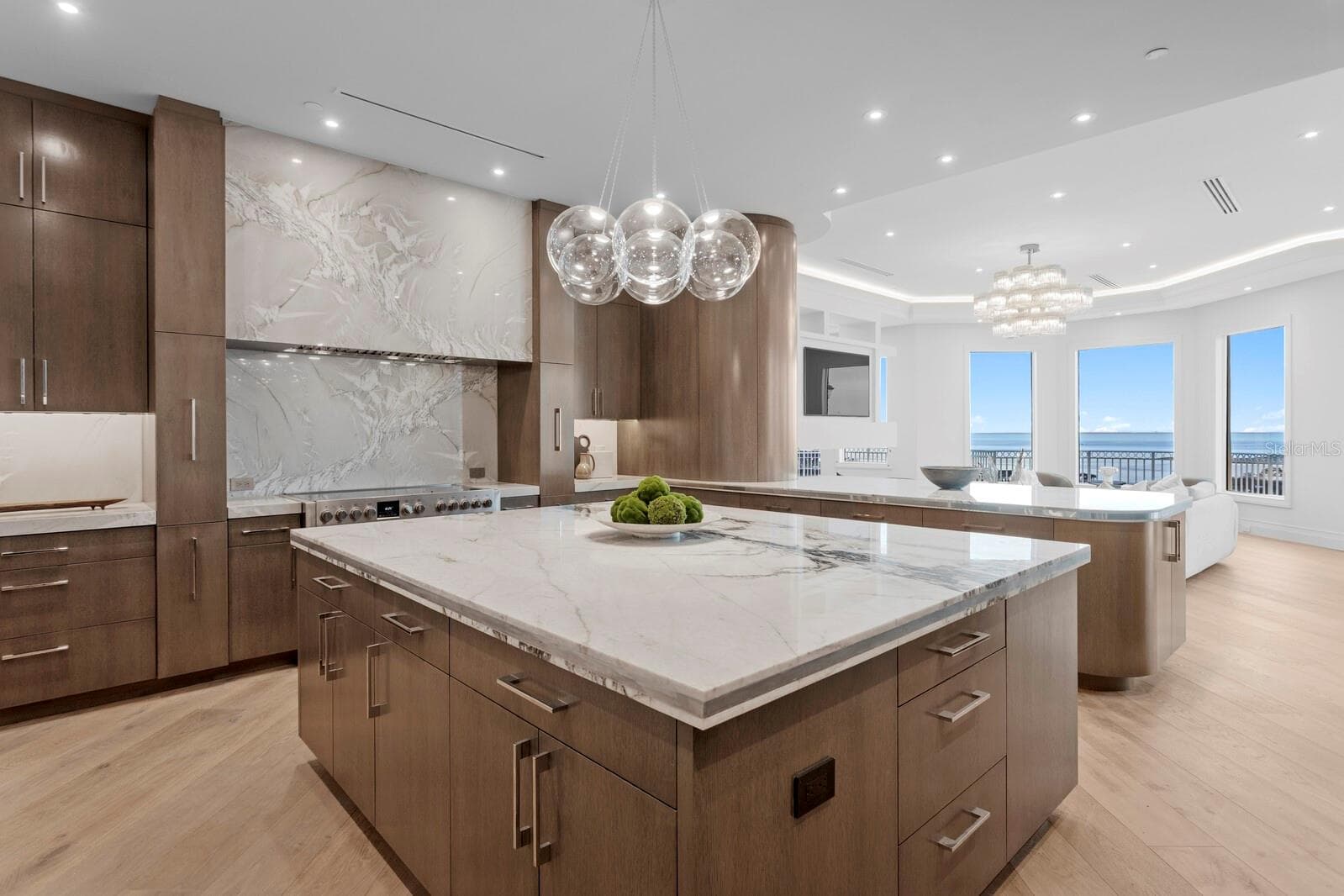 Condominium at 555 5TH AVE NE #PH1, ST PETERSBURG, photo 12 of 52