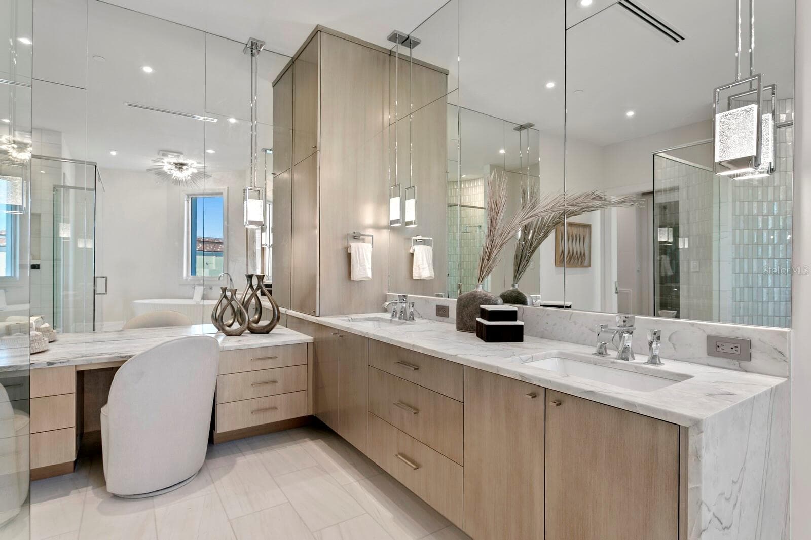 Condominium at 555 5TH AVE NE #PH1, ST PETERSBURG, photo 27 of 52