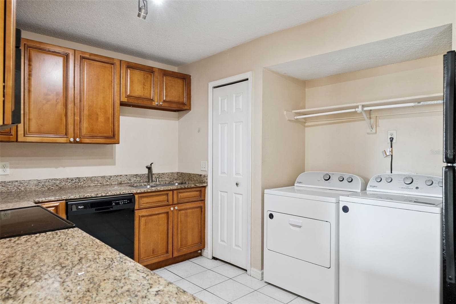 Kitchen/Laundry - 2401 BARLEY CLUB CT #2, ORLANDO