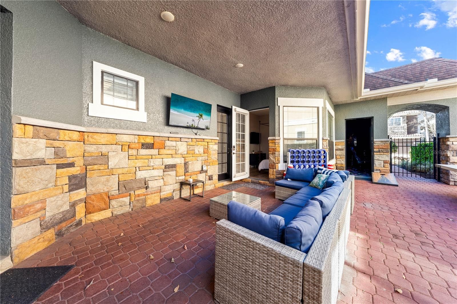 Courtyard - 785 GOLDEN BEAR DR, REUNION