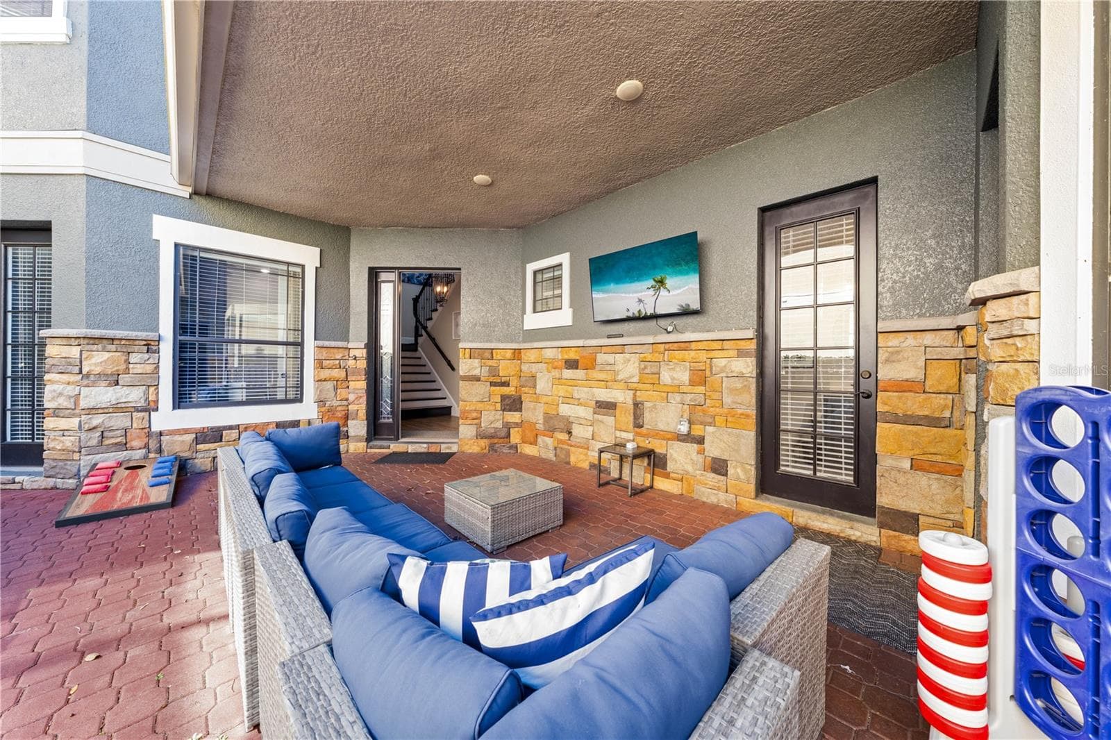 courtyard - 785 GOLDEN BEAR DR, REUNION