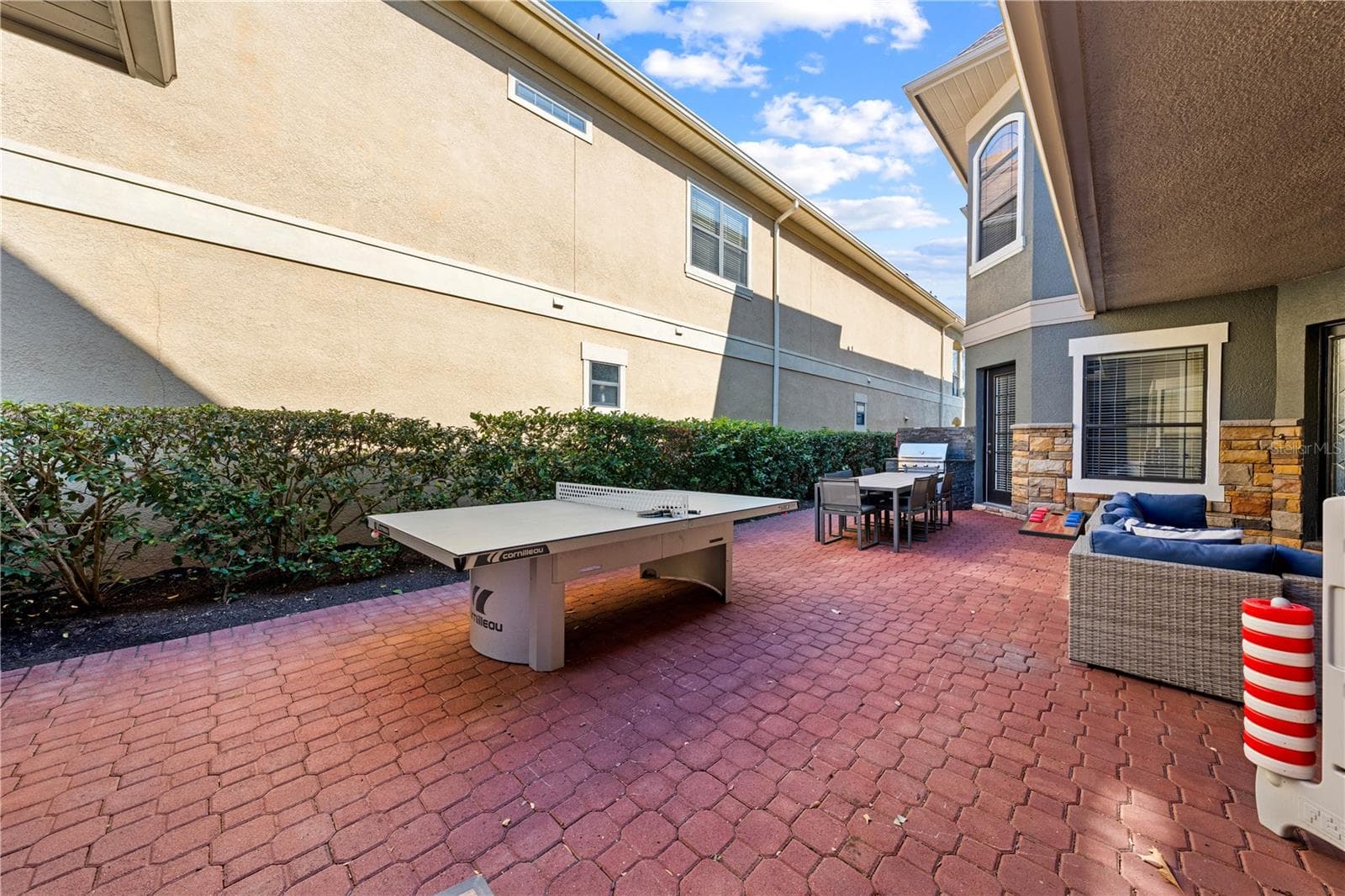 courtyard - 785 GOLDEN BEAR DR, REUNION