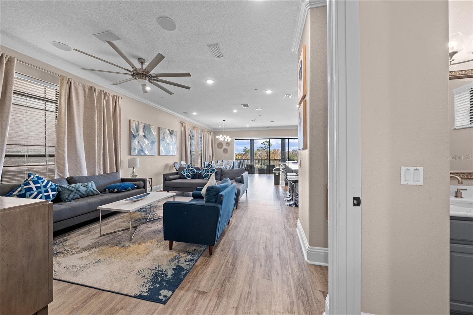 living room - 785 GOLDEN BEAR DR, REUNION